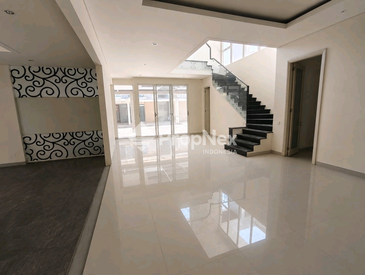 Dijual MURAH Rumah Wisata Bukit Mas 2 Grand Palais Wiyung Mewah 2LT 4KT LT240m Dekat Pakuwon Mall dan Tol Surabaya Barat