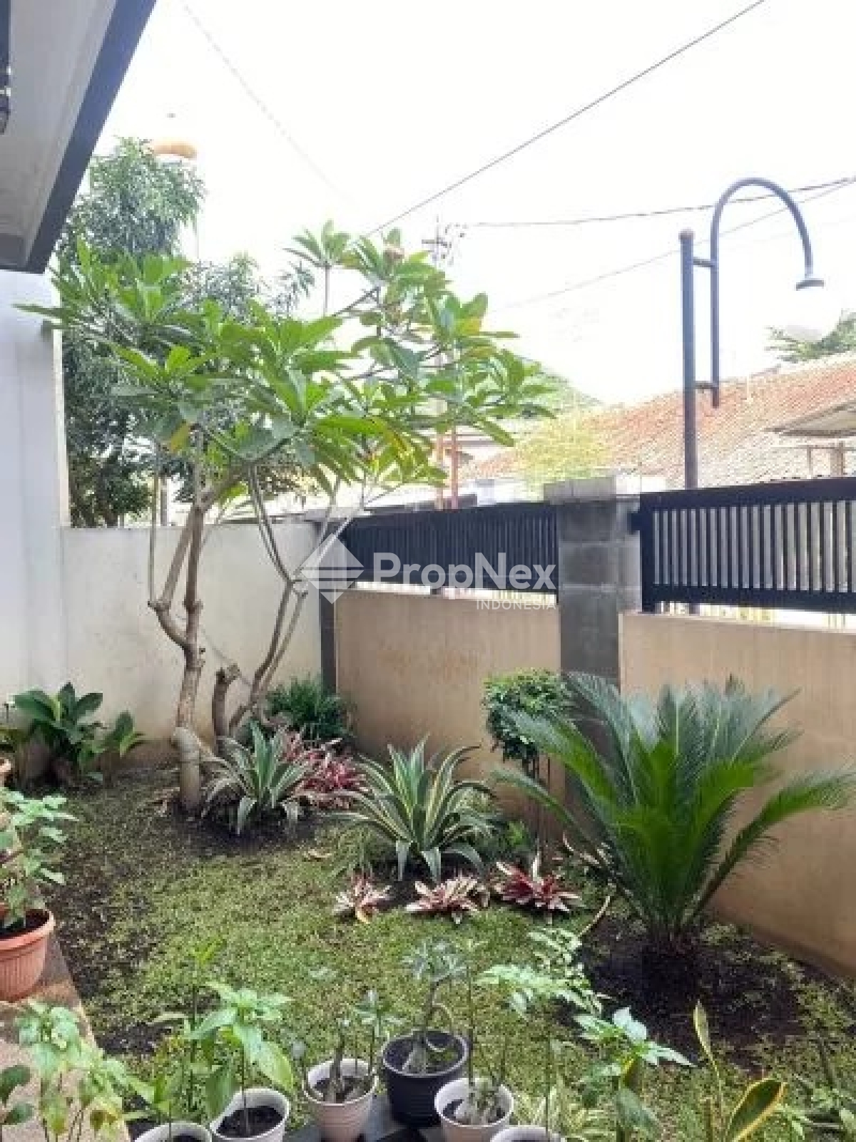 Jual Rumah Terawat Full Furnished di Suryalay, Buah batu — foto 8