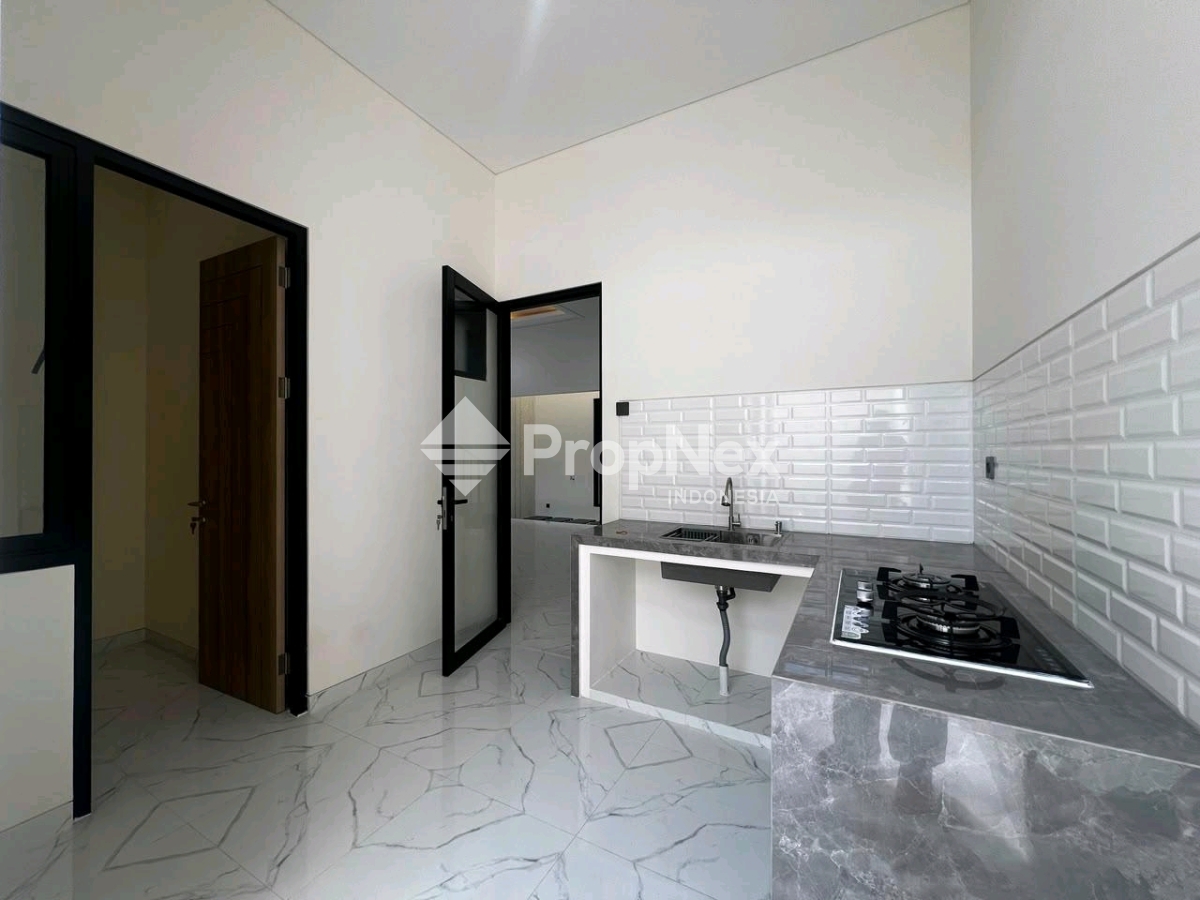 Rumah Mewah Sorento Pakuwon City Surabaya Utara Luas — foto 4