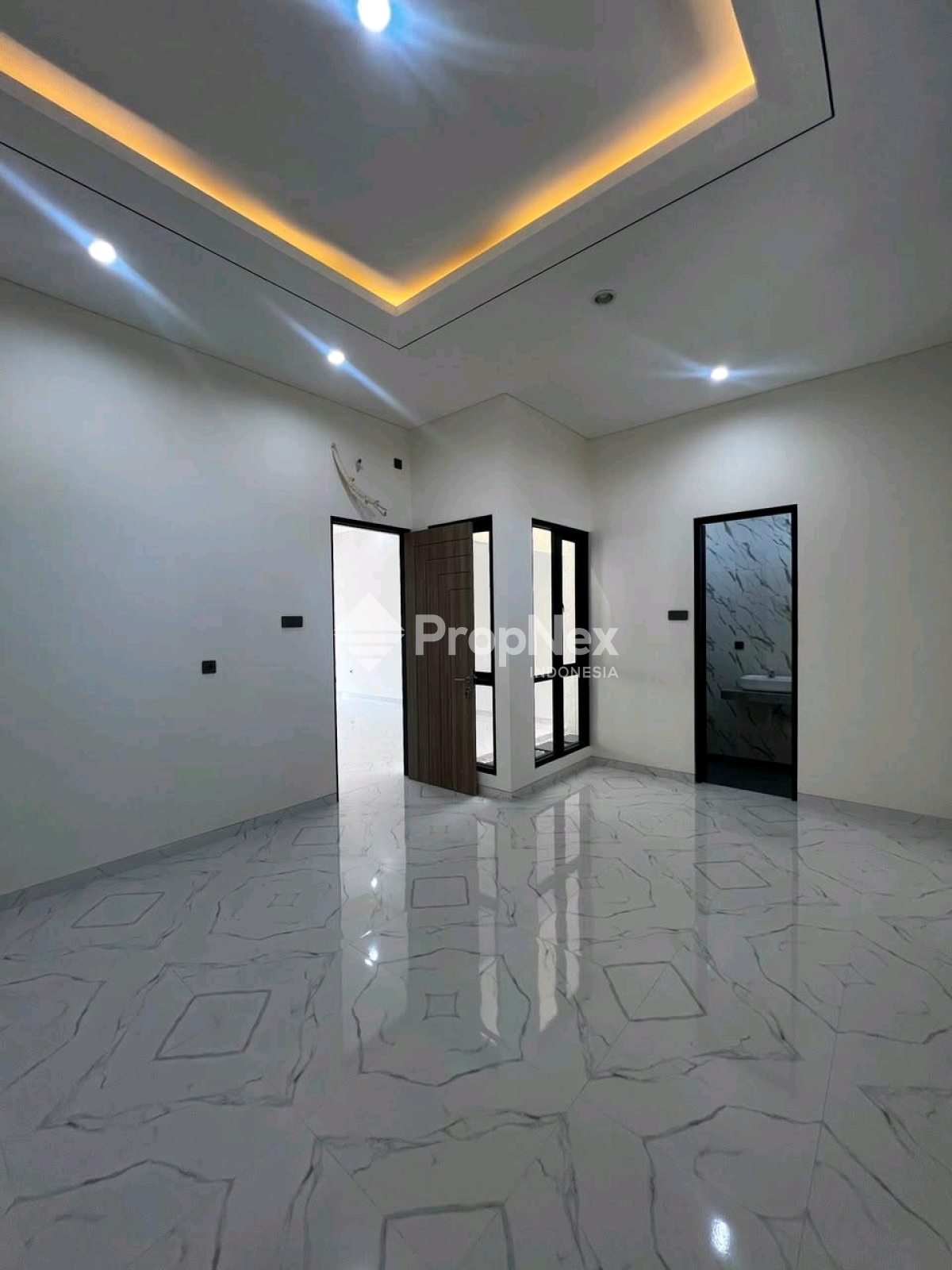 Rumah Mewah Sorento Pakuwon City Surabaya Utara Luas — foto 6