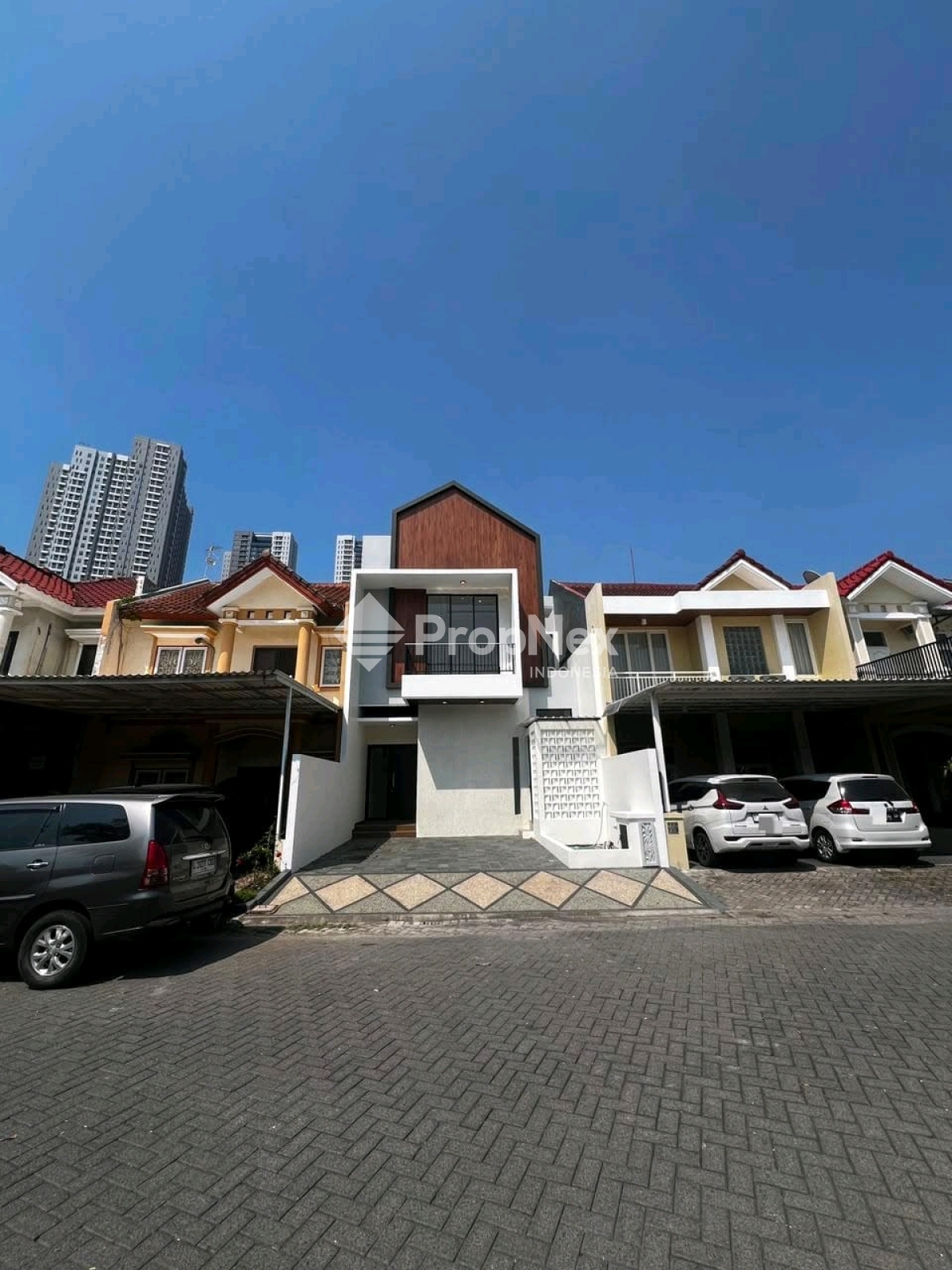 Rumah Mewah Sorento Pakuwon City Surabaya Utara Luas — foto 8