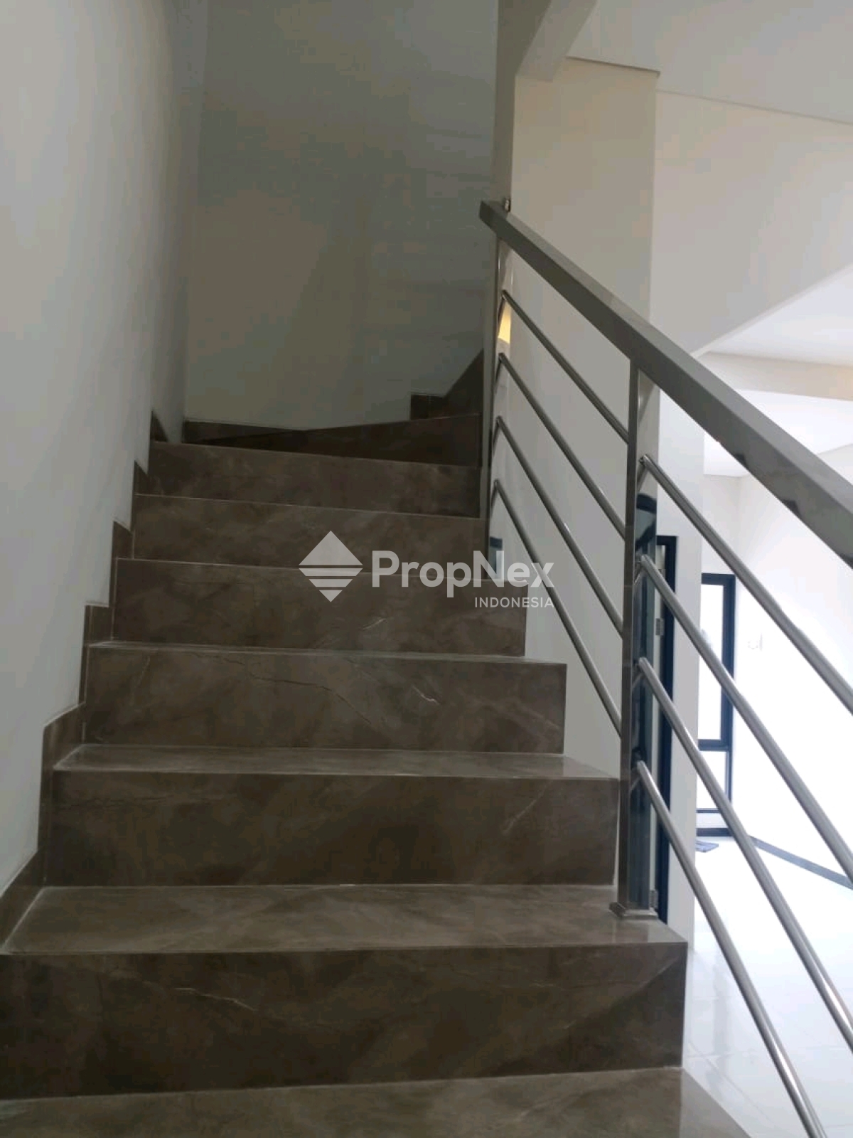 Rumah Baru Modern 2 Lantai Villa KaliJudan Indah Surabaya — foto 5