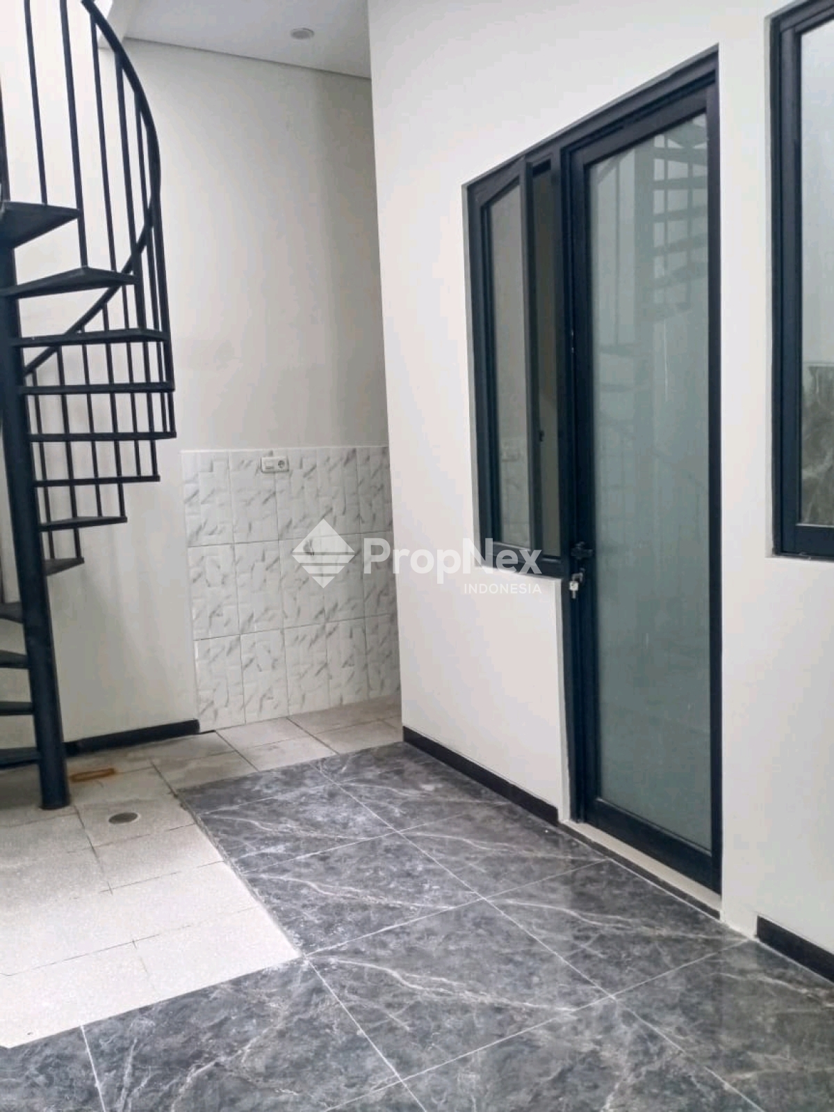 Rumah Baru Modern 2 Lantai Villa KaliJudan Indah Surabaya — foto 7