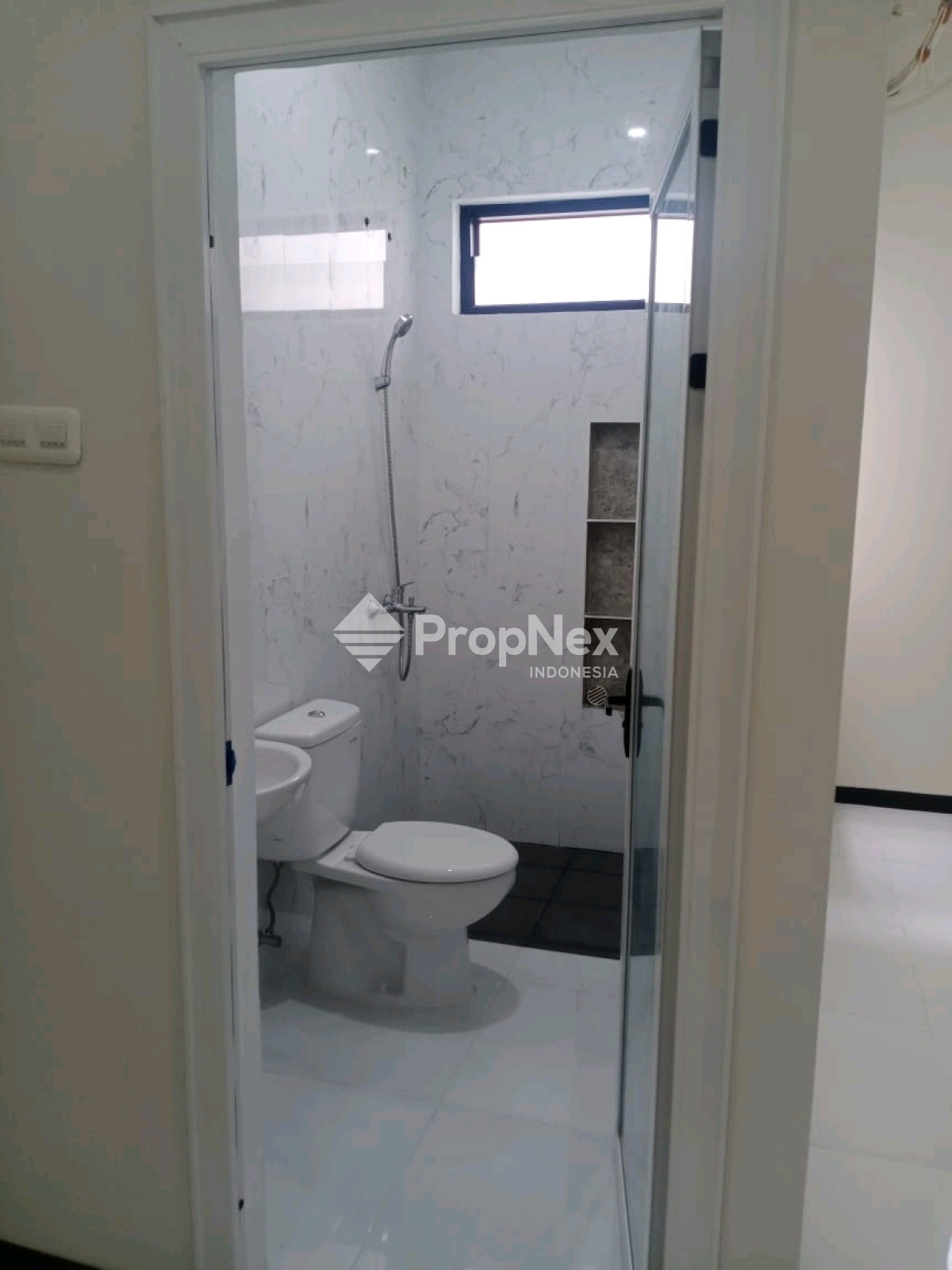 Rumah Baru Modern 2 Lantai Villa KaliJudan Indah Surabaya — foto 8