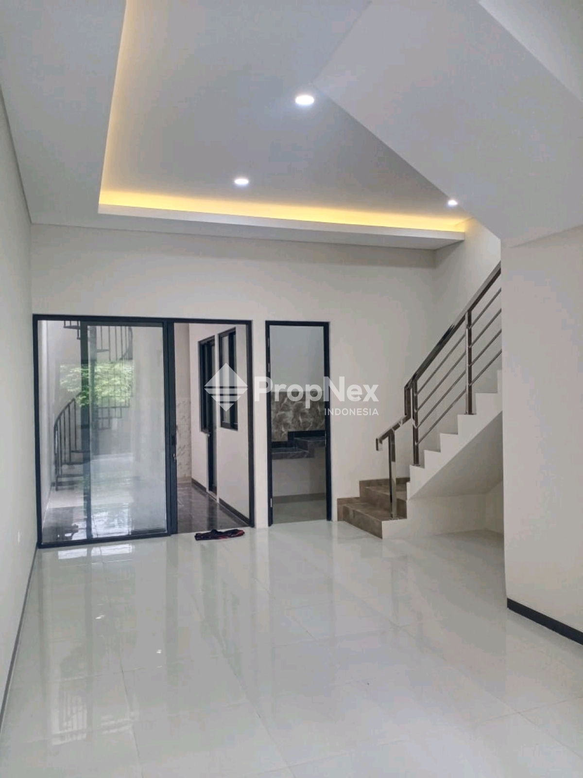 Rumah Baru Modern 2 Lantai Villa KaliJudan Indah Surabaya — foto 9