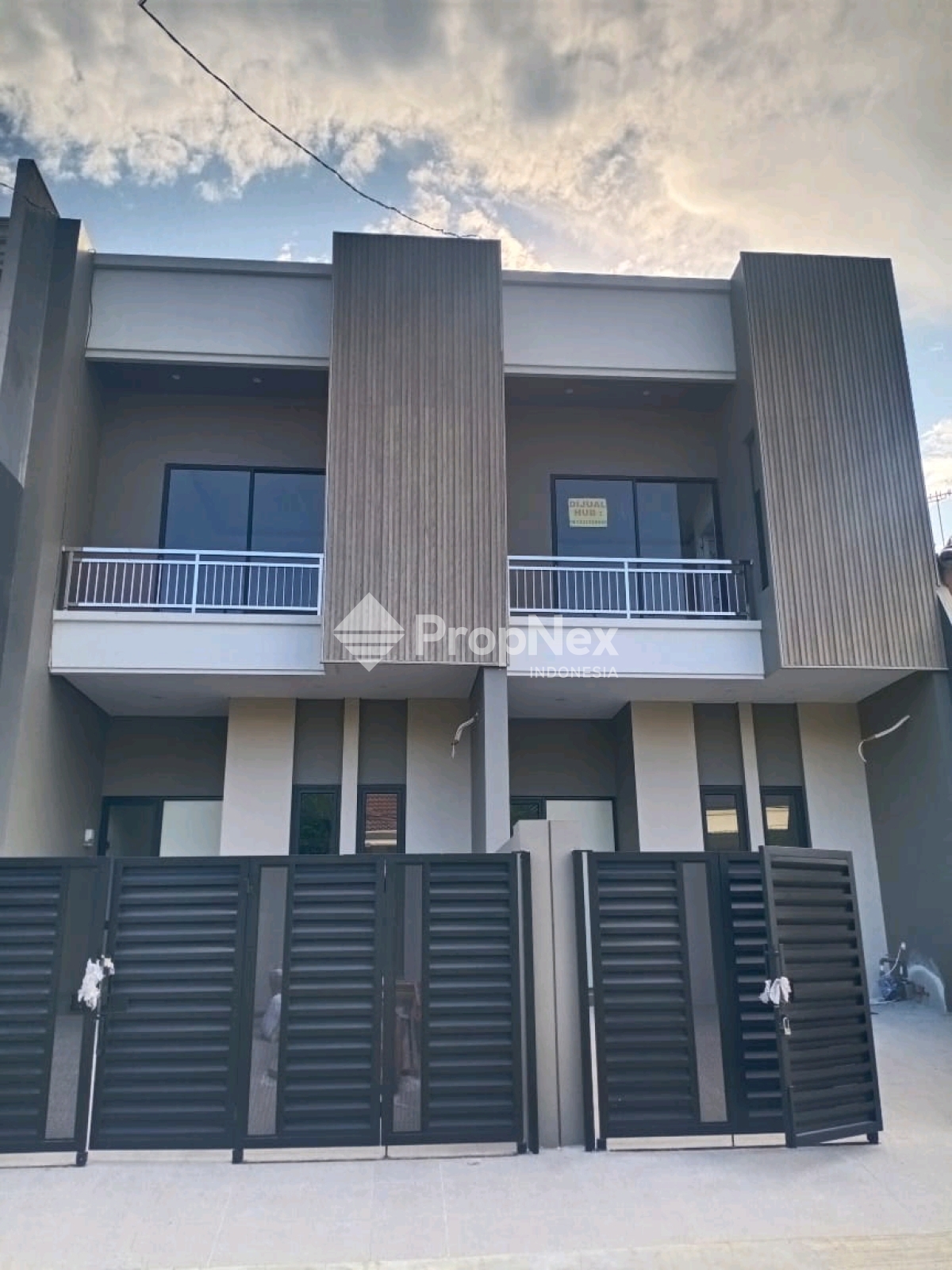 Rumah Baru Modern 2 Lantai Villa KaliJudan Indah Surabaya