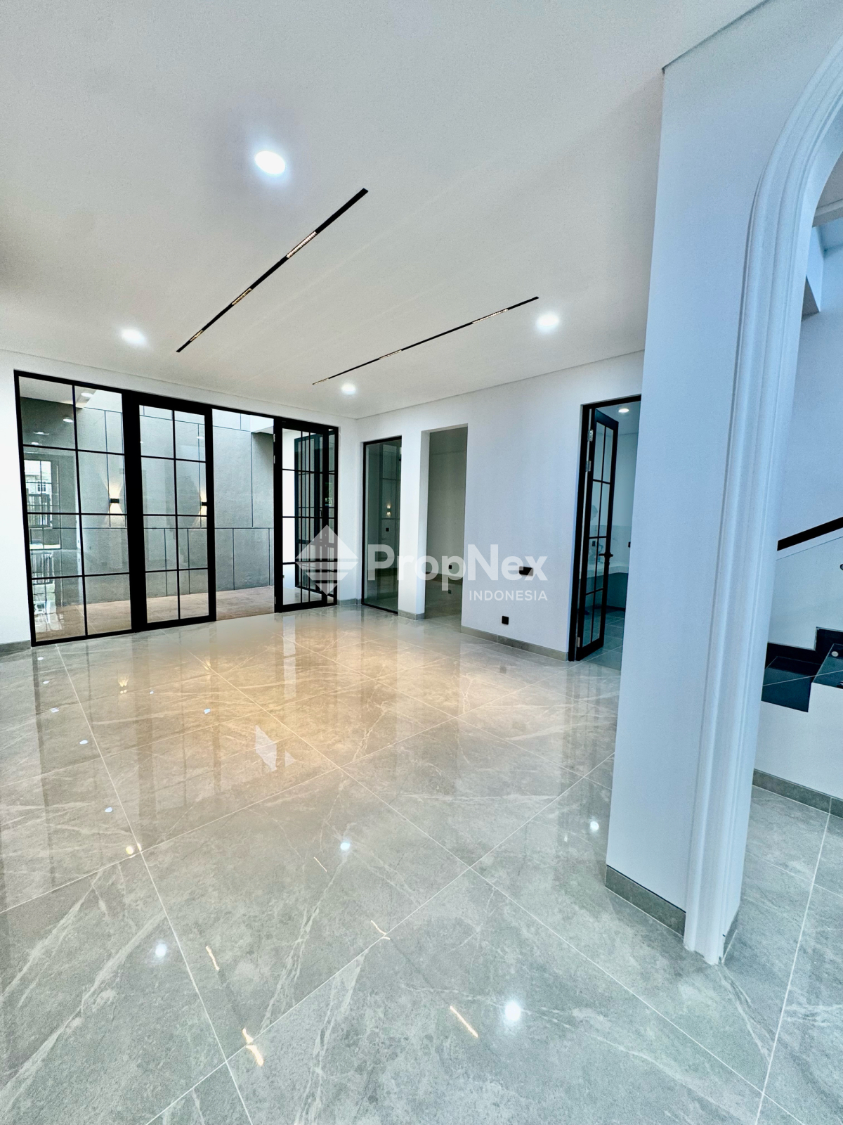 DIJUAL RUMAH PURI WIDYA CITRALAND 3LT 6KT ROOFTOP DEKAT GWALK BARU GRESS — foto 3