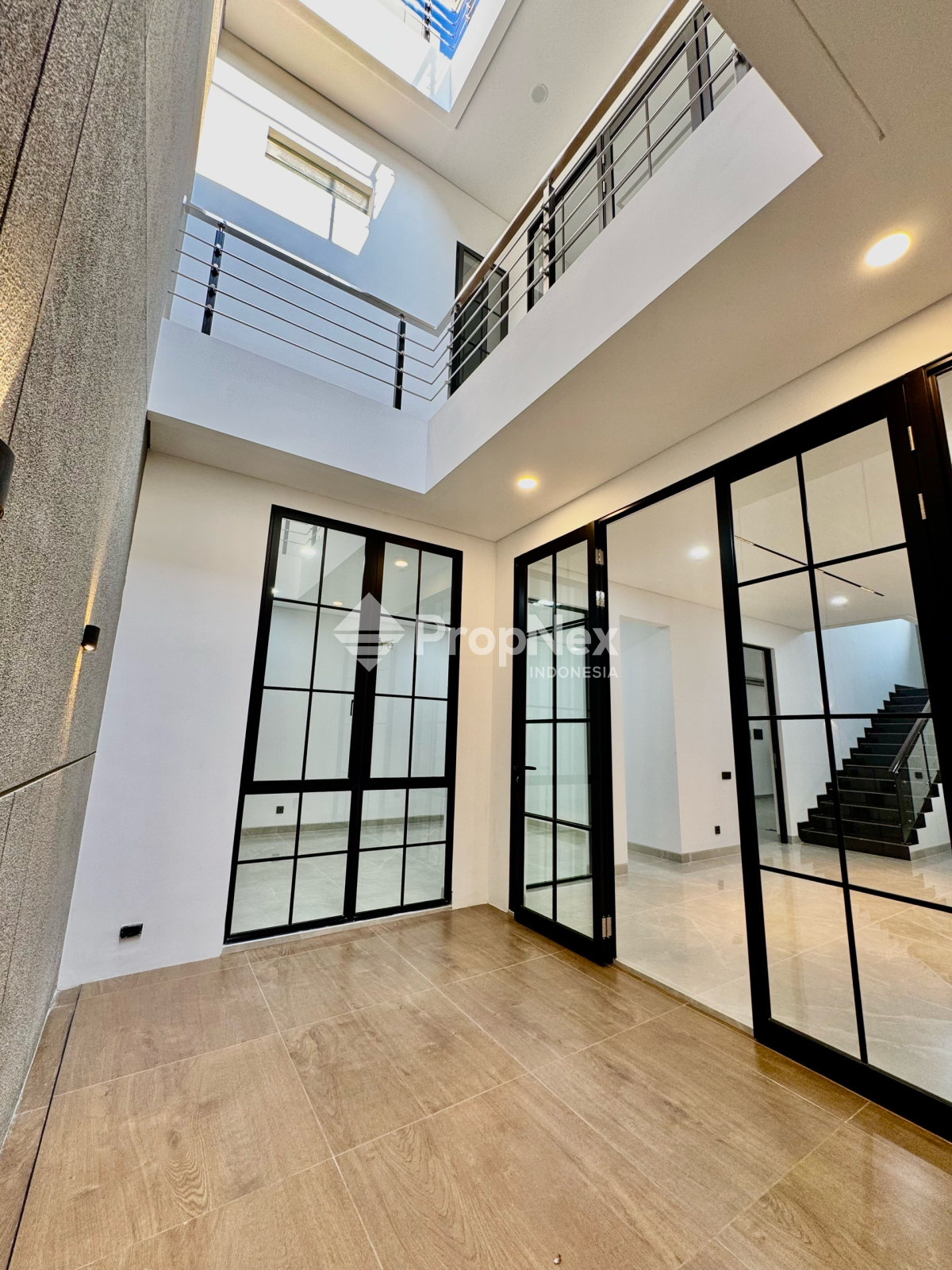 DIJUAL RUMAH PURI WIDYA CITRALAND 3LT 6KT ROOFTOP DEKAT GWALK BARU GRESS — foto 4