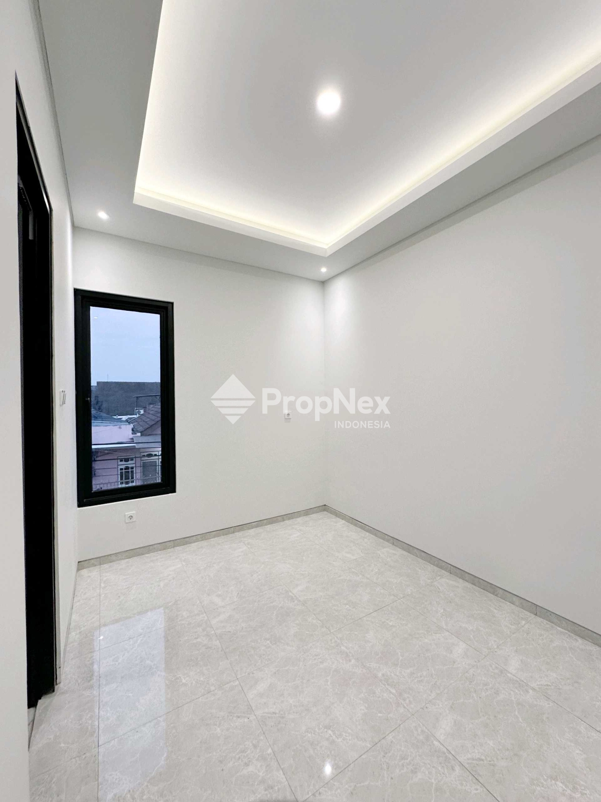Rumah Baru Minimalis Hook Nirwana Eksekutif Wonorejo Rungkut — foto 5