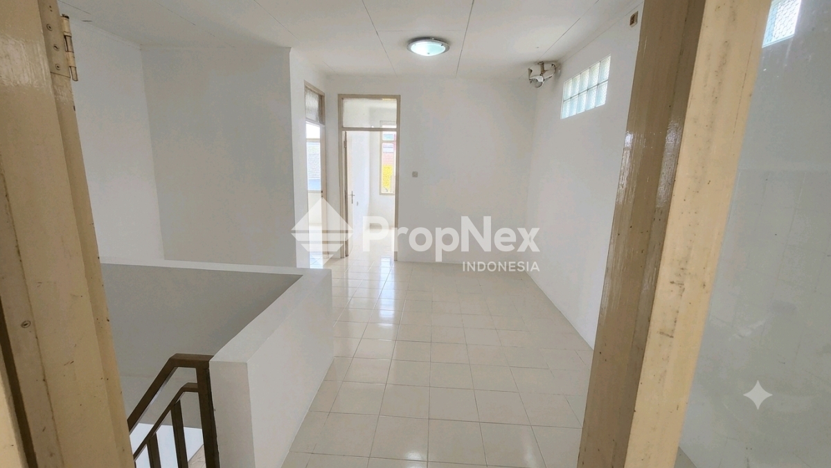 Ruko strategis 3Lantai di Taman Kopo Indah — foto 2