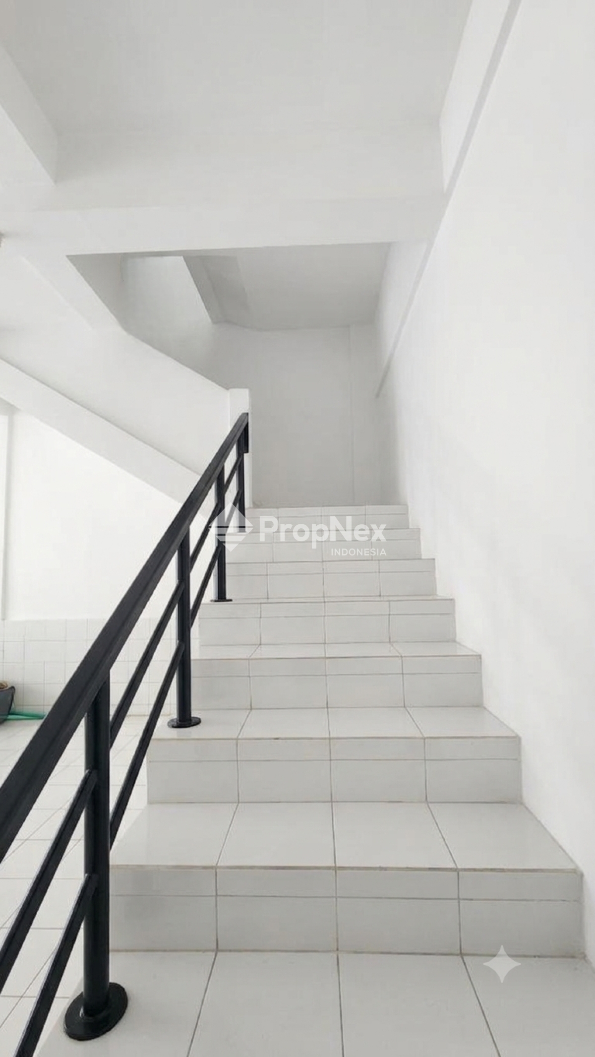 Ruko strategis 3Lantai di Taman Kopo Indah — foto 7