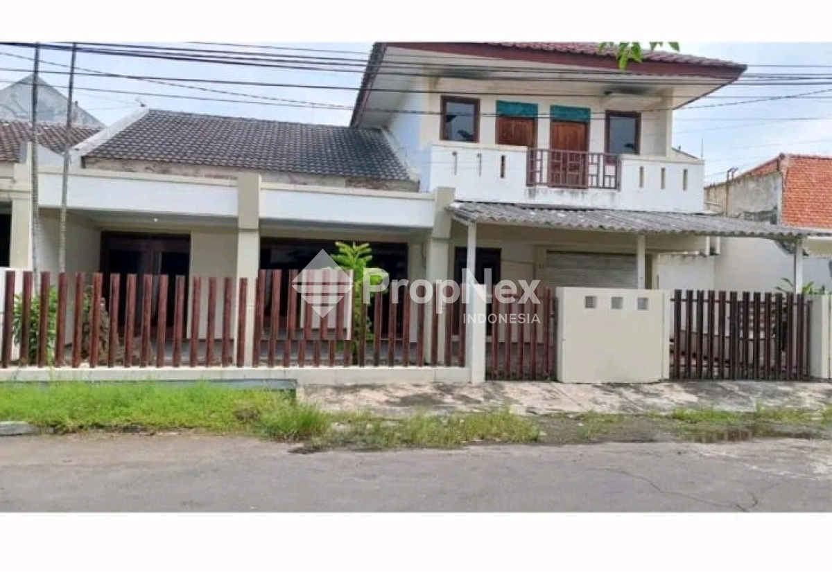 Rumah Besar 5 Kamar di Jemur Andayani Surabaya Strategis