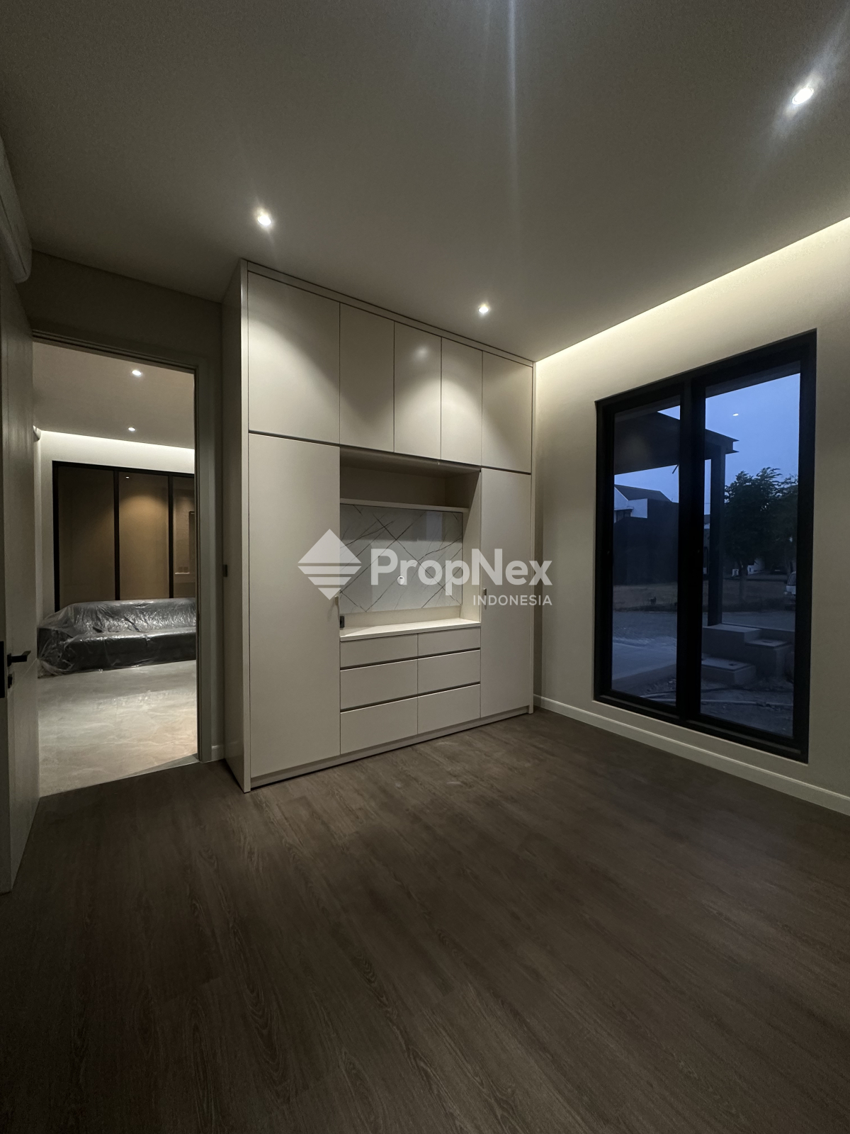 Royal Residence — foto 5