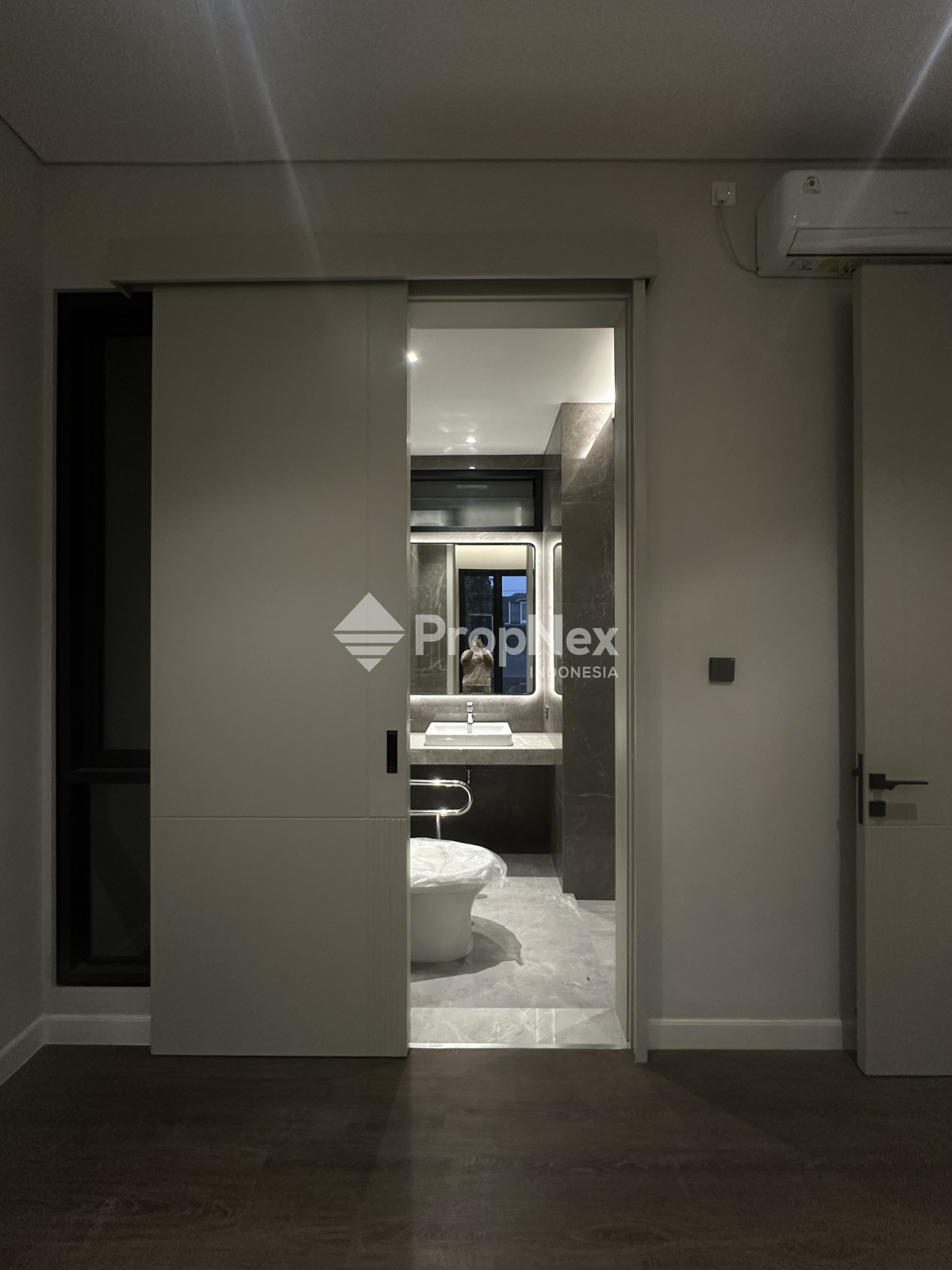 Royal Residence — foto 6