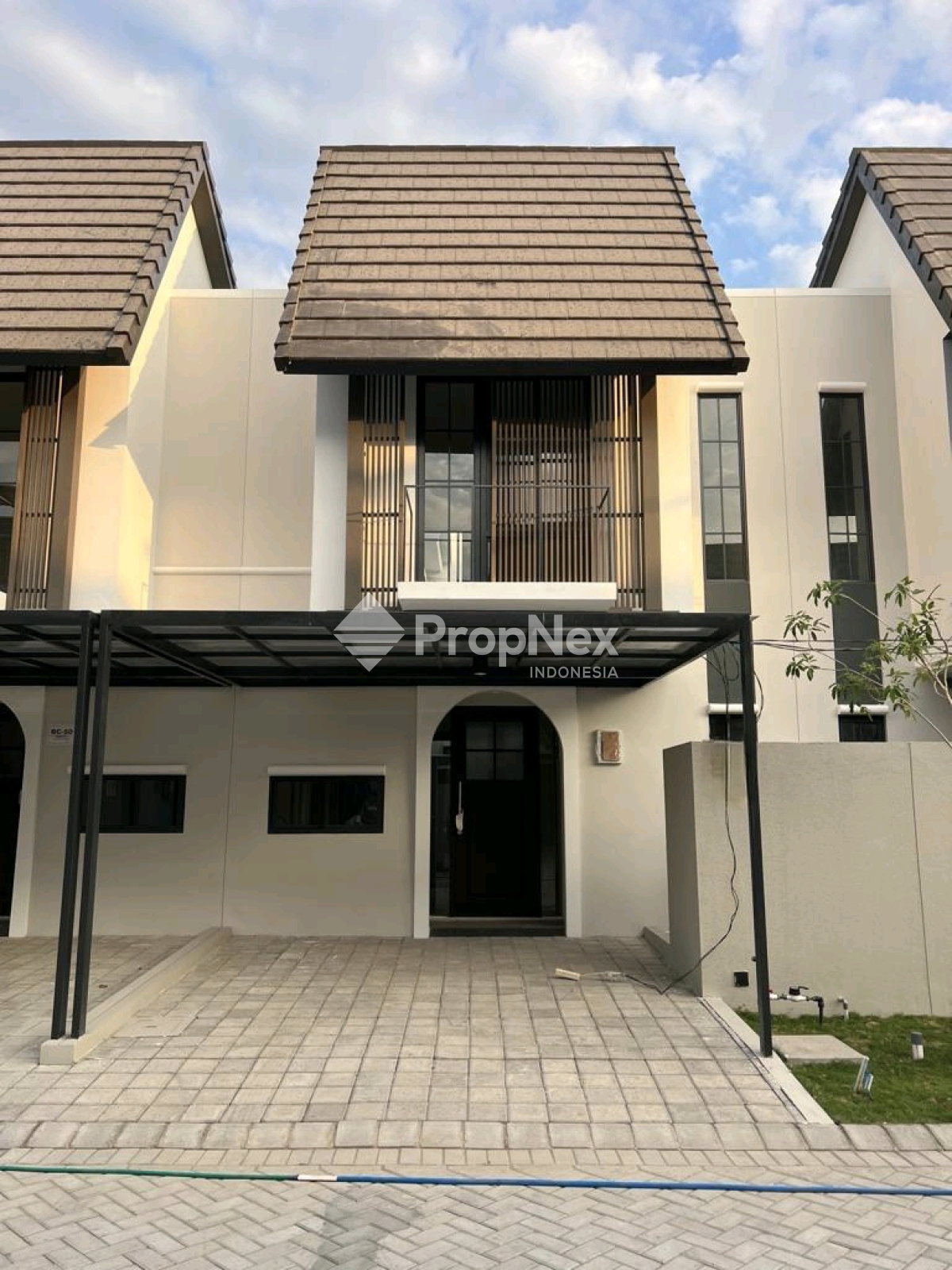 Rumah Baru 2 Lantai Rungkut Amesta Living dekat Alana Palace, Wiguna