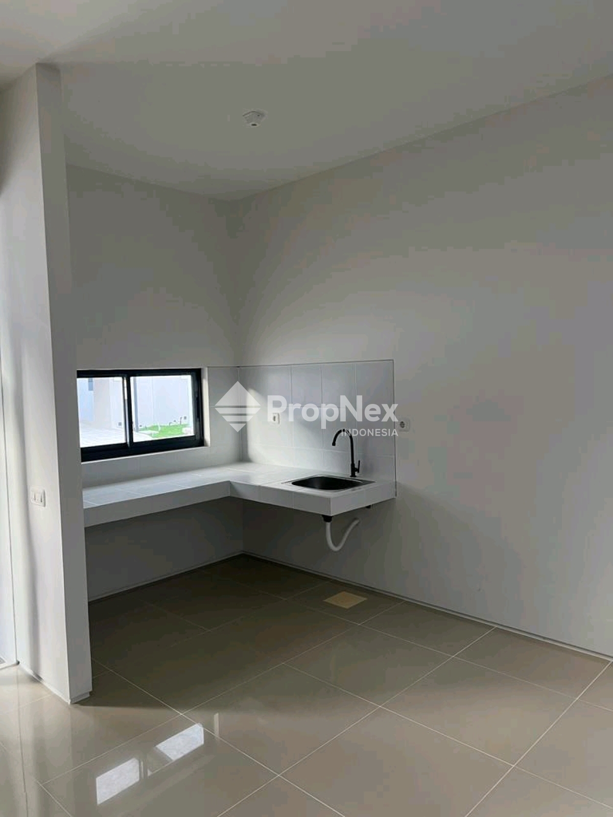 Rumah Baru 2 Lantai Rungkut Amesta Living dekat Alana Palace, Wiguna — foto 9
