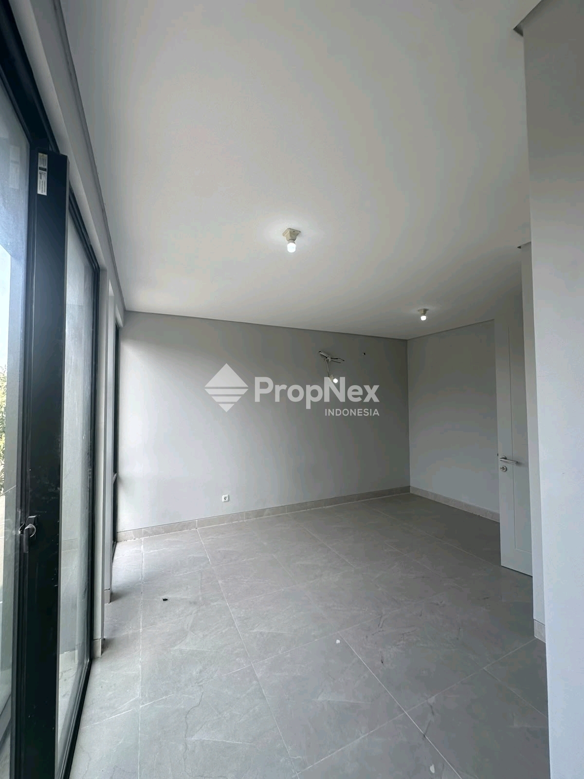 Dijual Murah Butuh Cepat Laku Rumah Grand Pakuwon Benowo 2LT 3KT LT72m Dekat Food Junction Surabaya Barat — foto 2