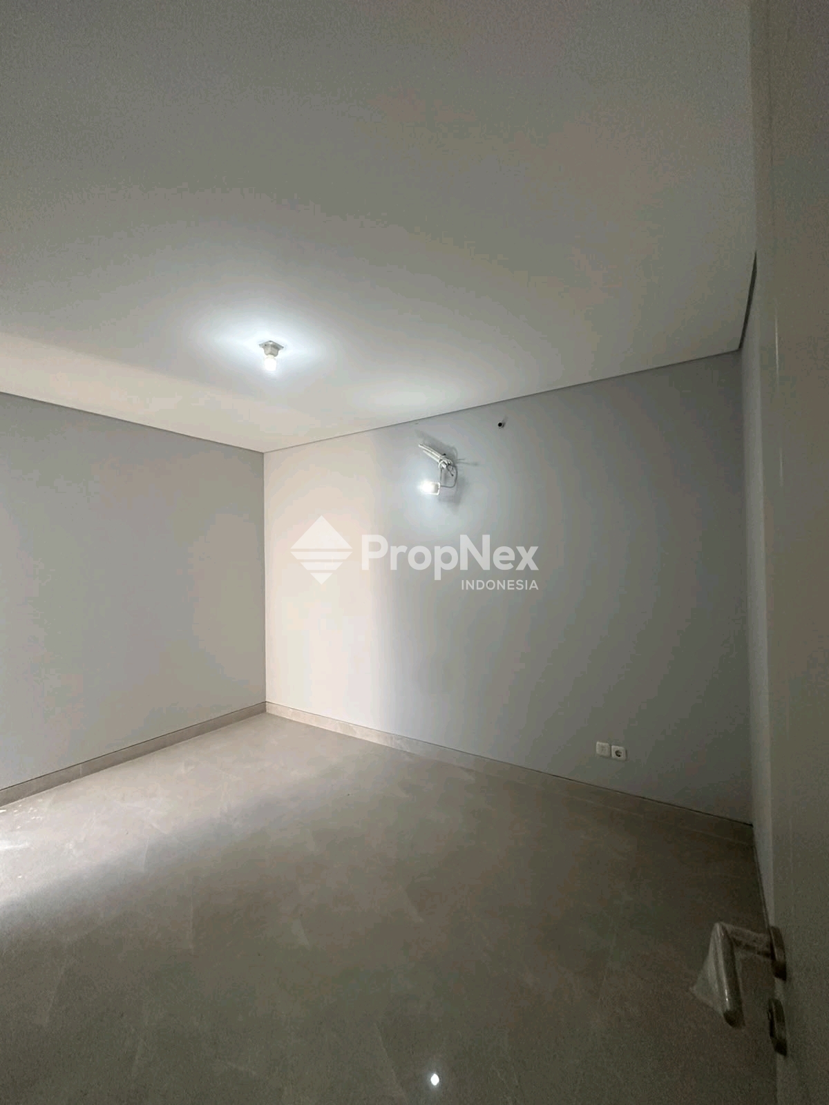 Dijual Murah Butuh Cepat Laku Rumah Grand Pakuwon Benowo 2LT 3KT LT72m Dekat Food Junction Surabaya Barat — foto 6