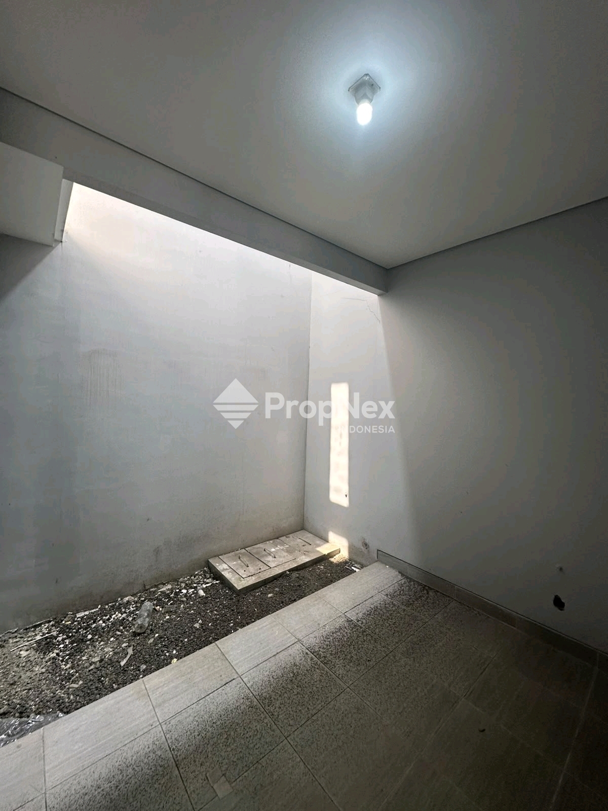 Dijual Murah Butuh Cepat Laku Rumah Grand Pakuwon Benowo 2LT 3KT LT72m Dekat Food Junction Surabaya Barat — foto 10