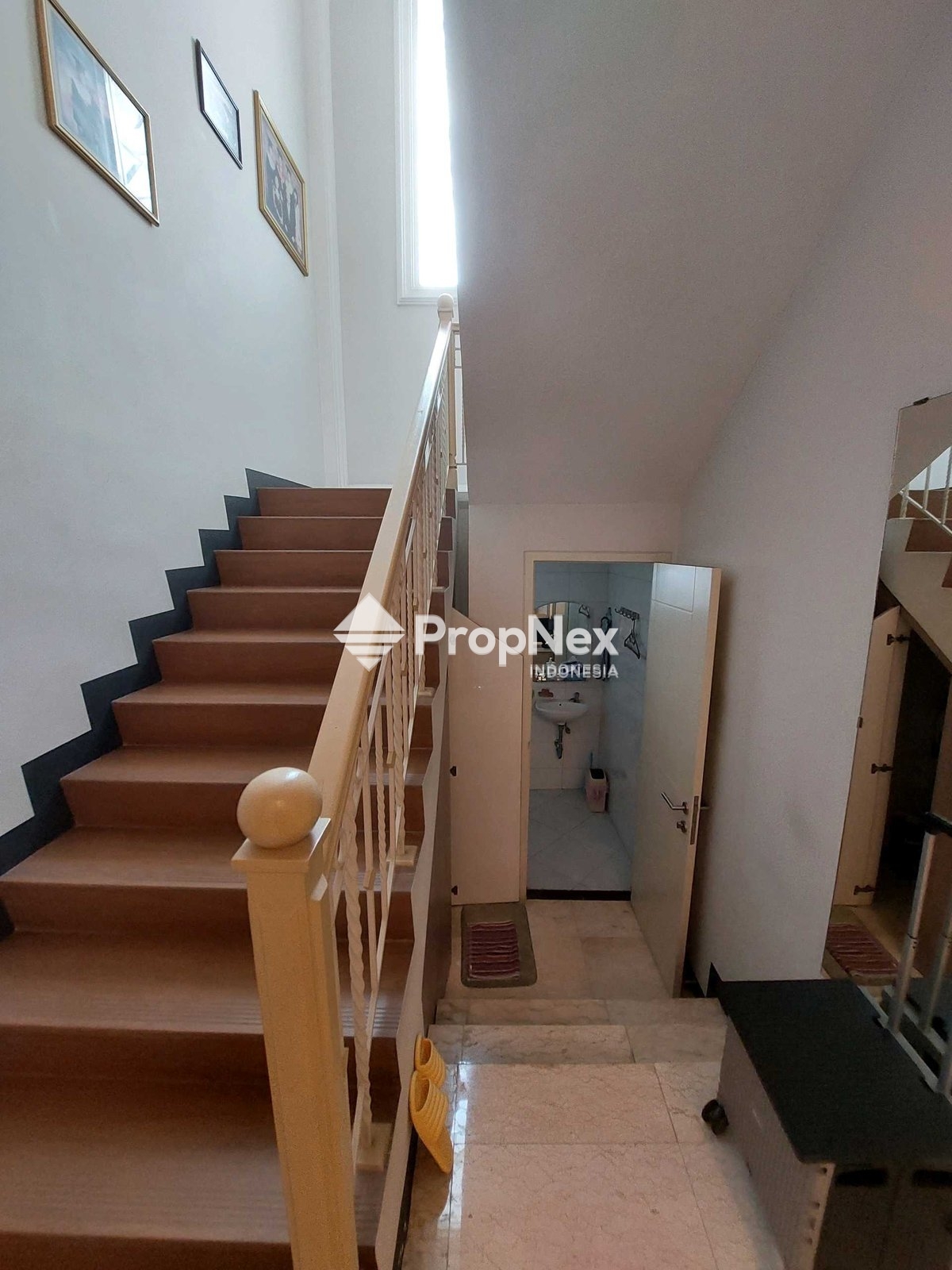 EXCLUSIVE LISTING HRS LAKU BLN INI VILA BUKIT MAS DKT MAYJEN DARMO — foto 8