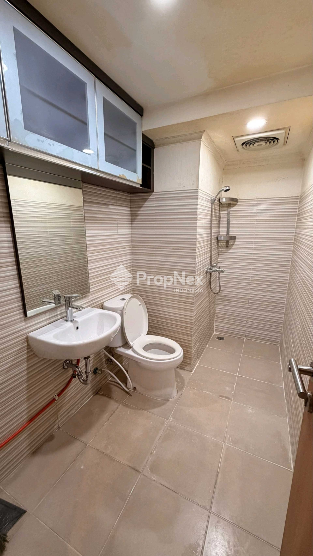 Disewakan Apartemen Puncak Bukit Golf Tower B 2BR LT23 Full Furnish — foto 3
