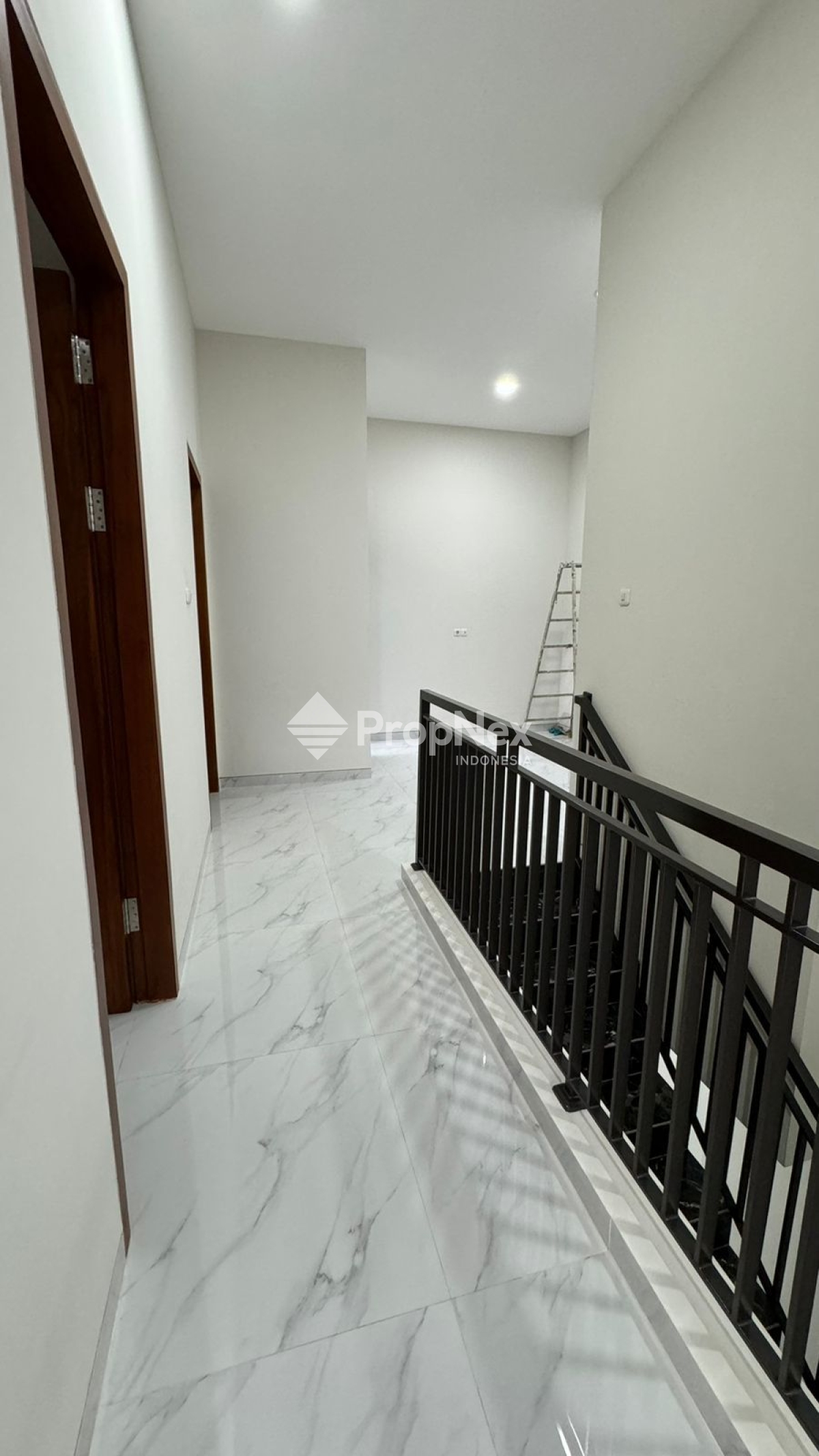 BARU 2 Lantai Rungkut Asri Tengah dekat Grand City, Purimas — foto 5
