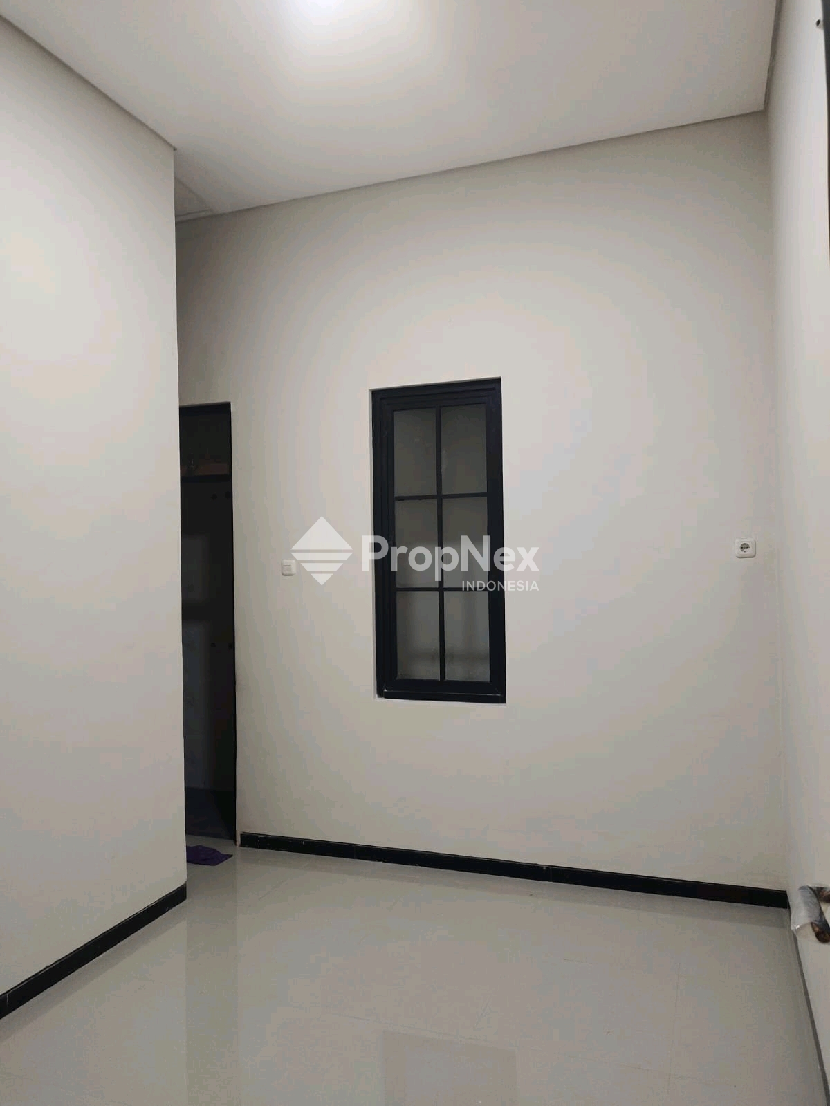 Rumah Baru Mewah di Nirwana Eksekutif Rungkut Surabaya — foto 2