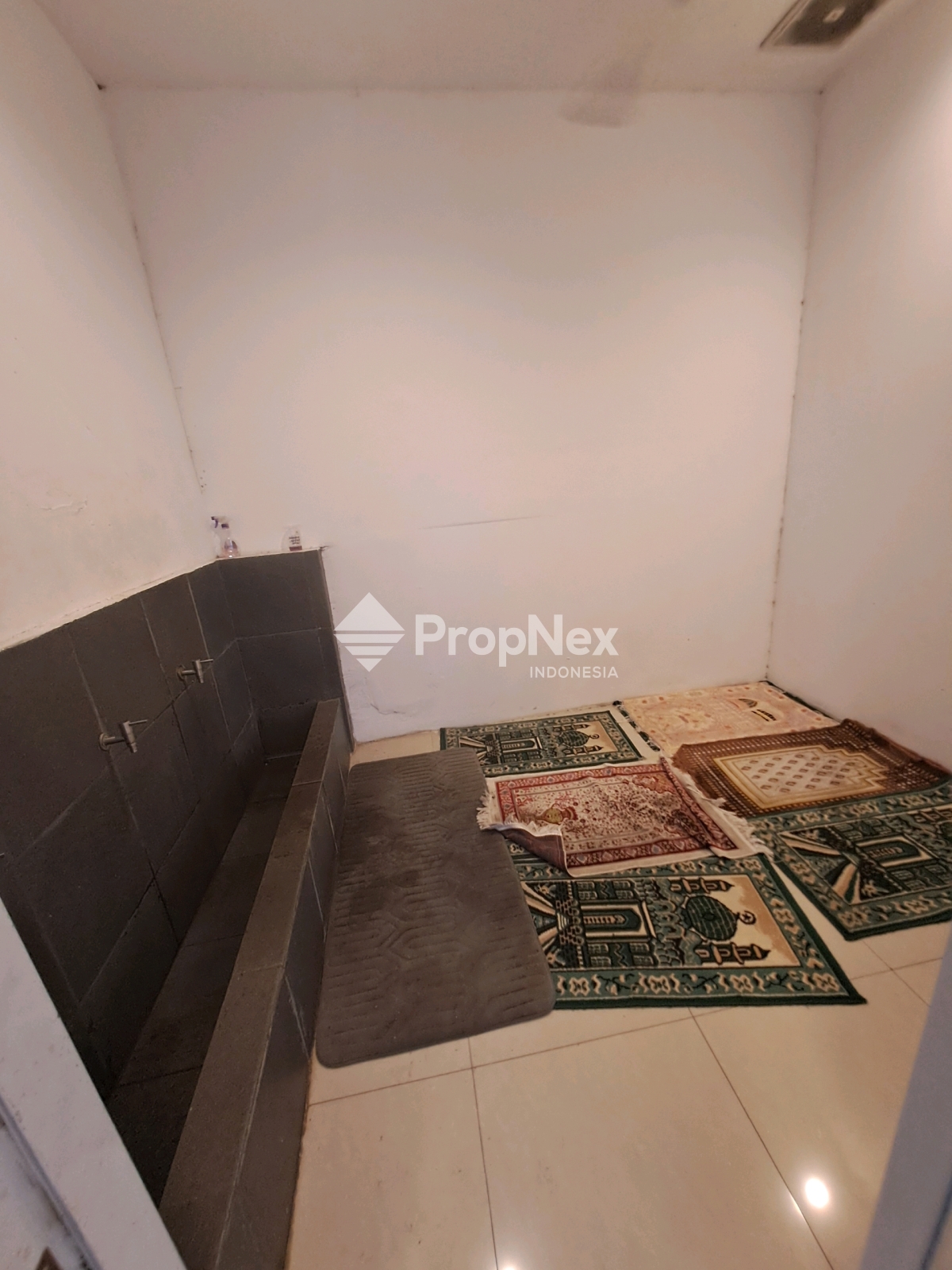 3 Unit Ruko dengan Cafe Estetik di Tiban — foto 3