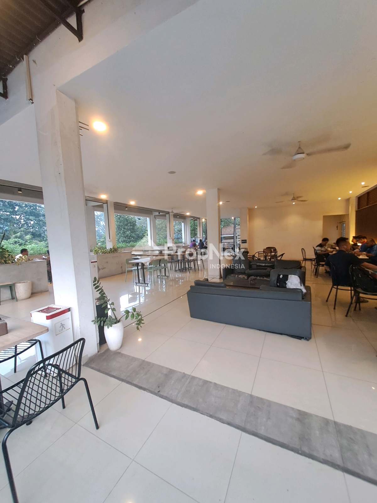 3 Unit Ruko dengan Cafe Estetik di Tiban — foto 4