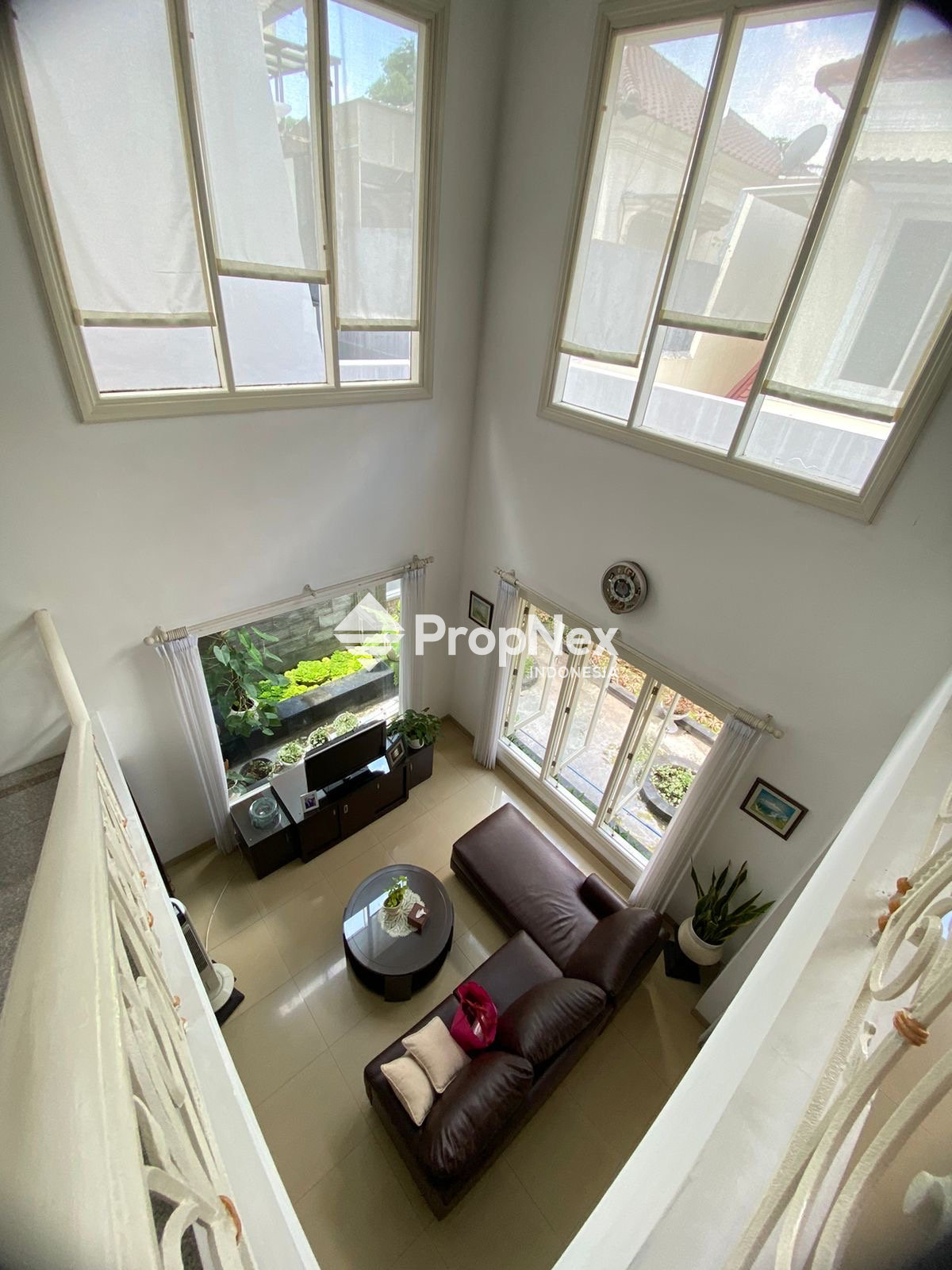DIJUAL RUMAH WISATA BUKIT MAS AMERICAN CLASSIC MODERN 4KT 2LT SEMI FURNISH — foto 2