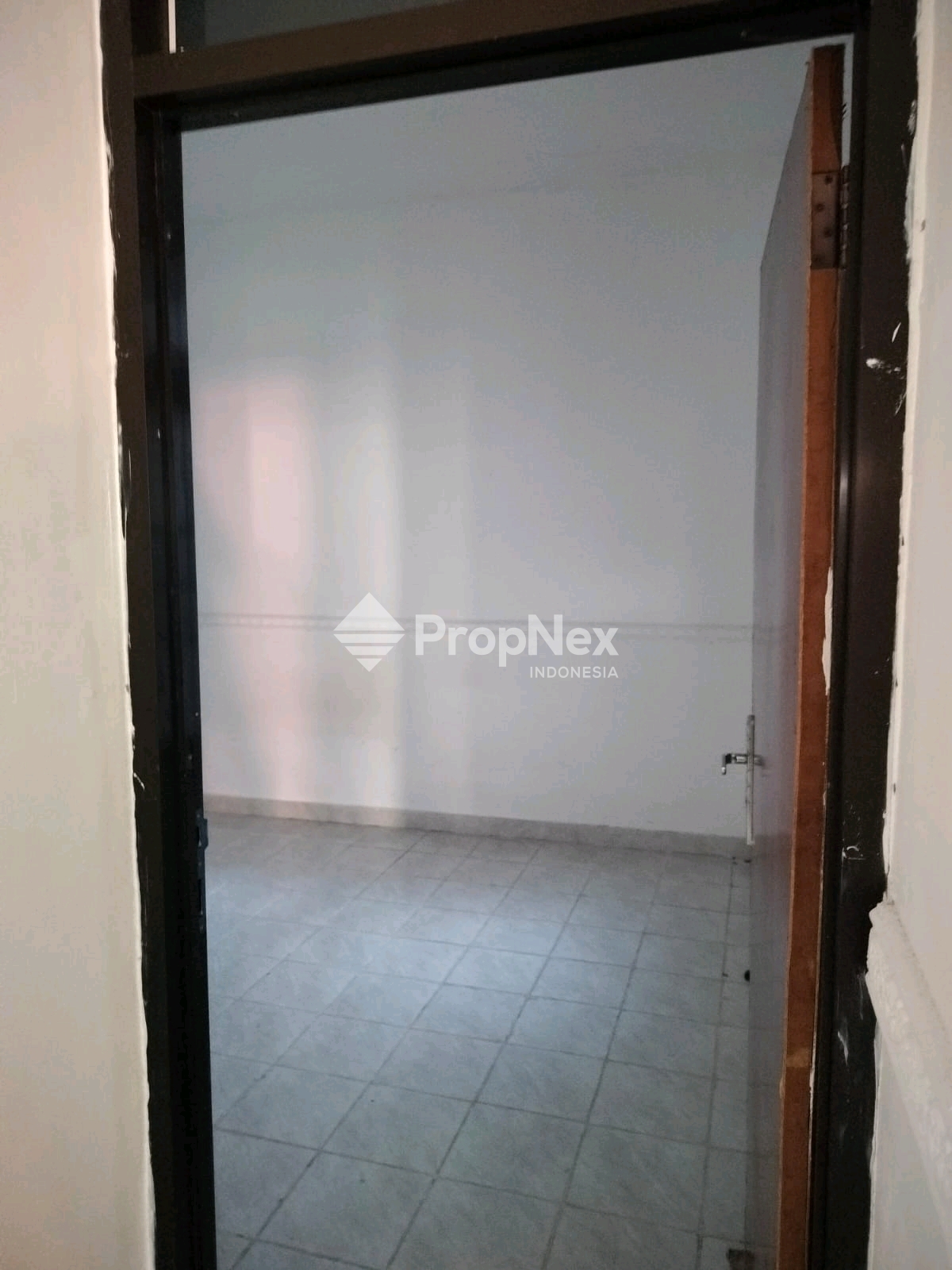 Rumah strategis Pagerwojo tengah kota — foto 4