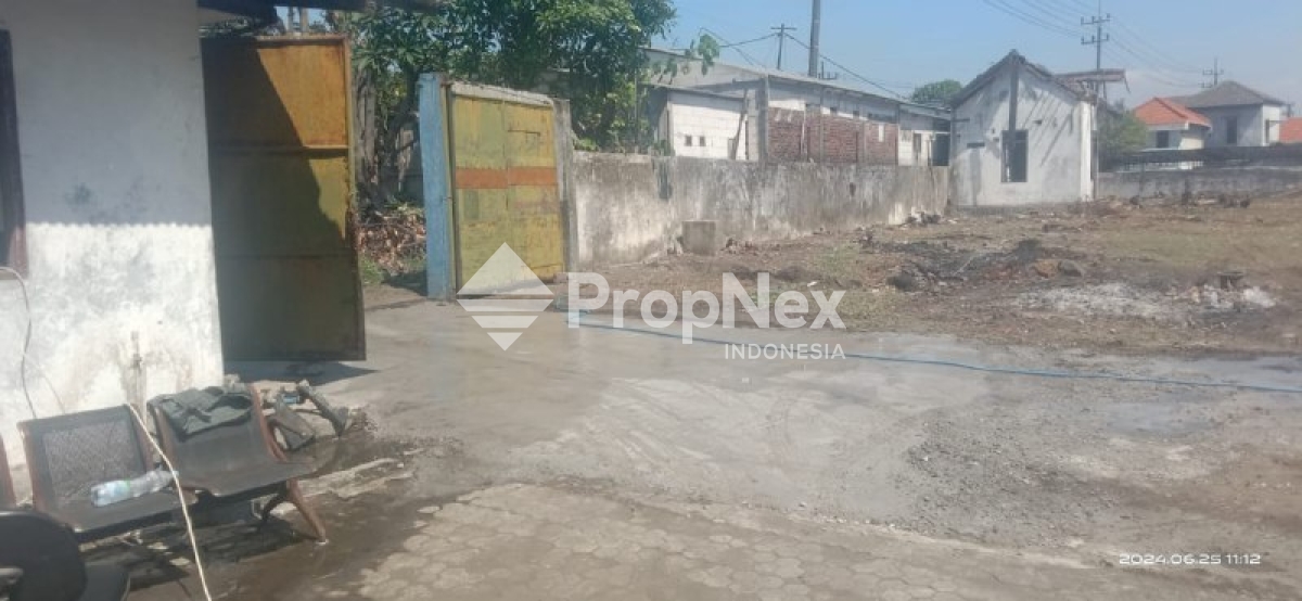 Lahan dan Gudang Bagus SHM di Sepanjang Taman Lokasi Strategis