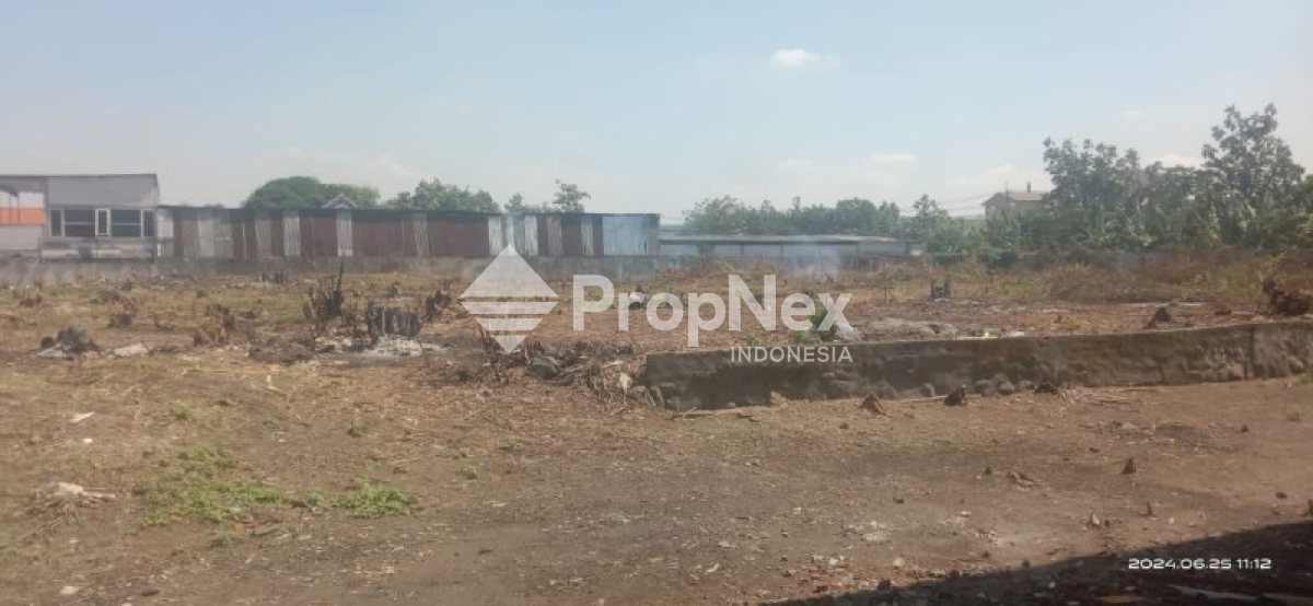 Lahan dan Gudang Bagus SHM di Sepanjang Taman Lokasi Strategis — foto 3