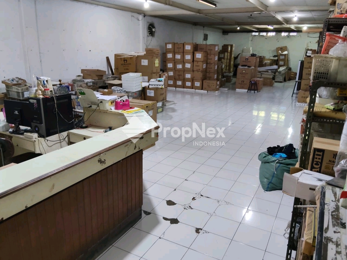 gudang raya banyuurip dkt manukan, tandes — foto 3