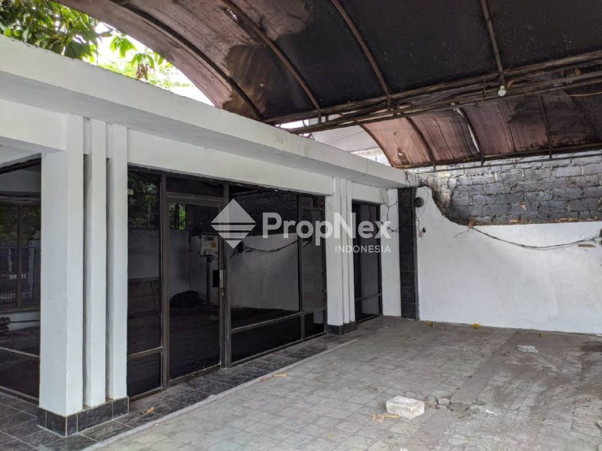 Rumah Usaha Bagus Kosongan di Jalan Raya Perak Lokasi Strategis — foto 2
