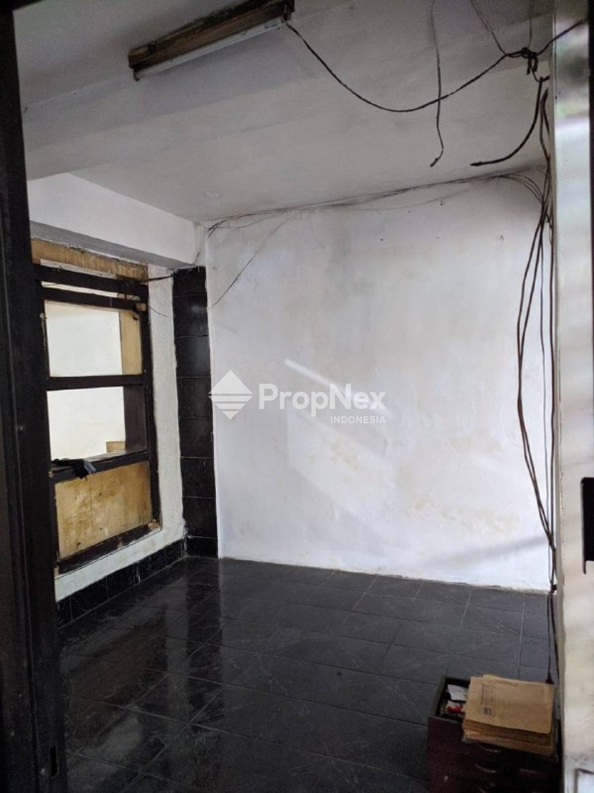 Rumah Usaha Bagus Kosongan di Jalan Raya Perak Lokasi Strategis — foto 6