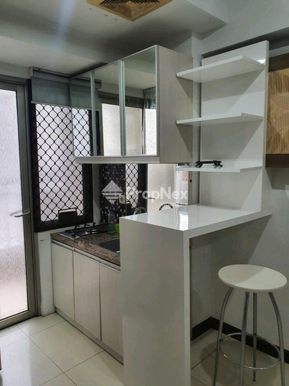 APARTEMEN WATERPLACE TOWER E — foto 2