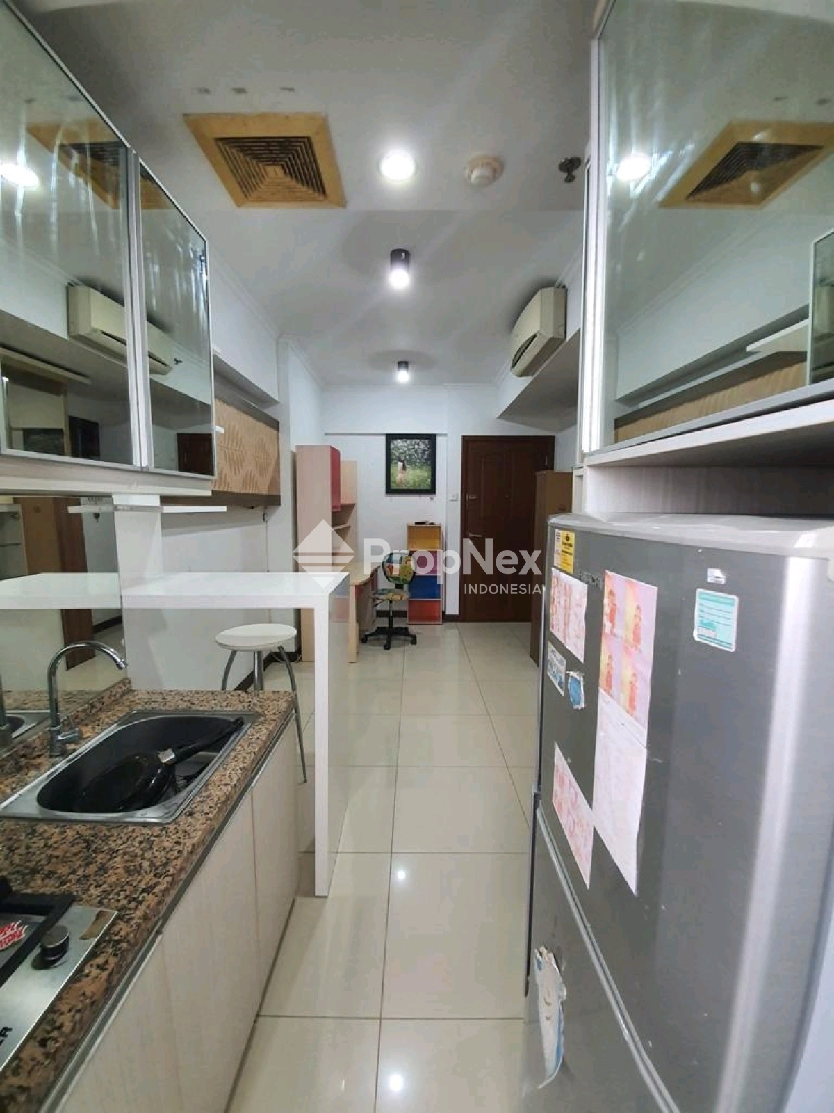 APARTEMEN WATERPLACE TOWER E — foto 7