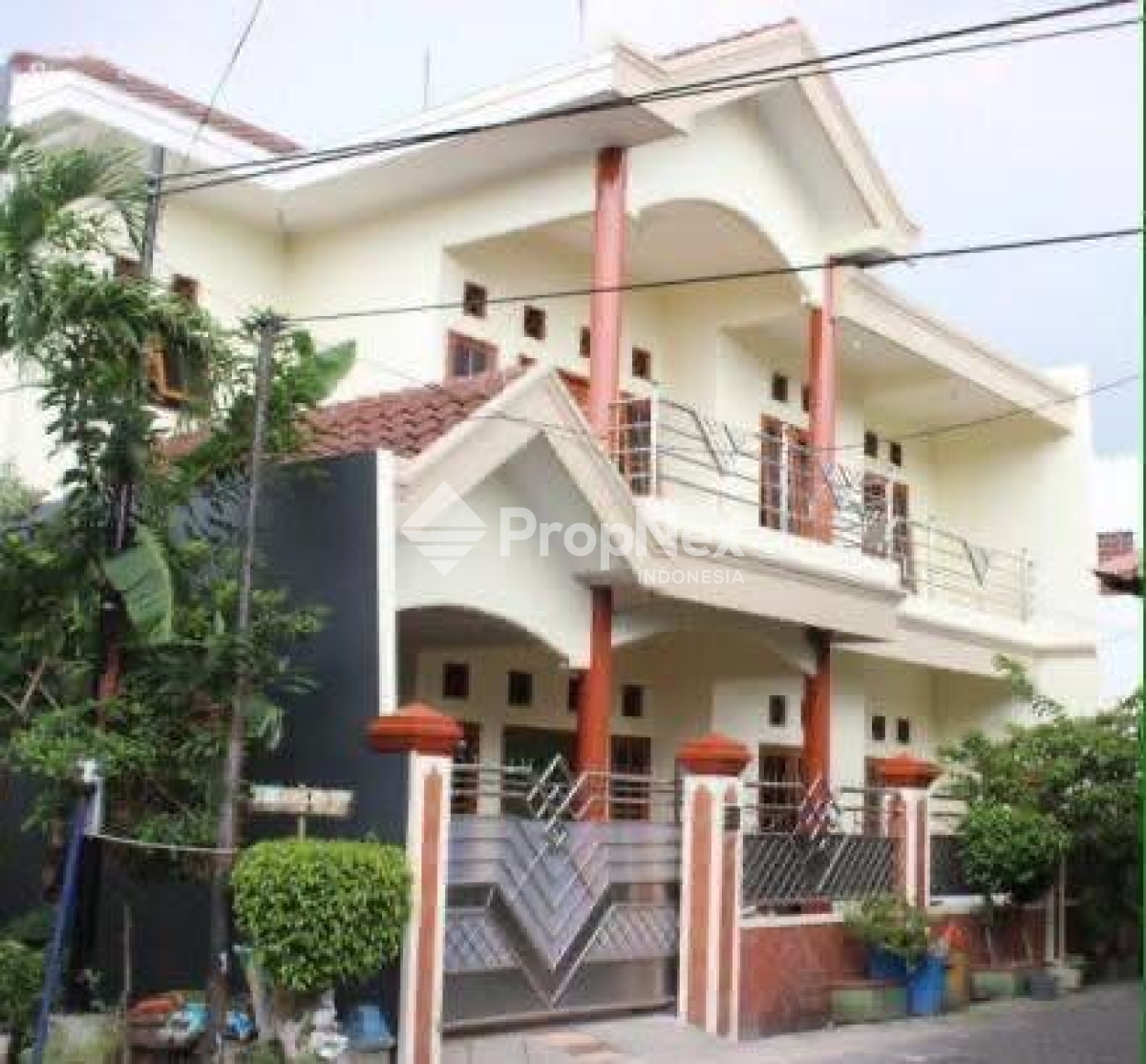 Rumah 2 Lantai Bagus di Gubeng Kertajaya Siap Huni