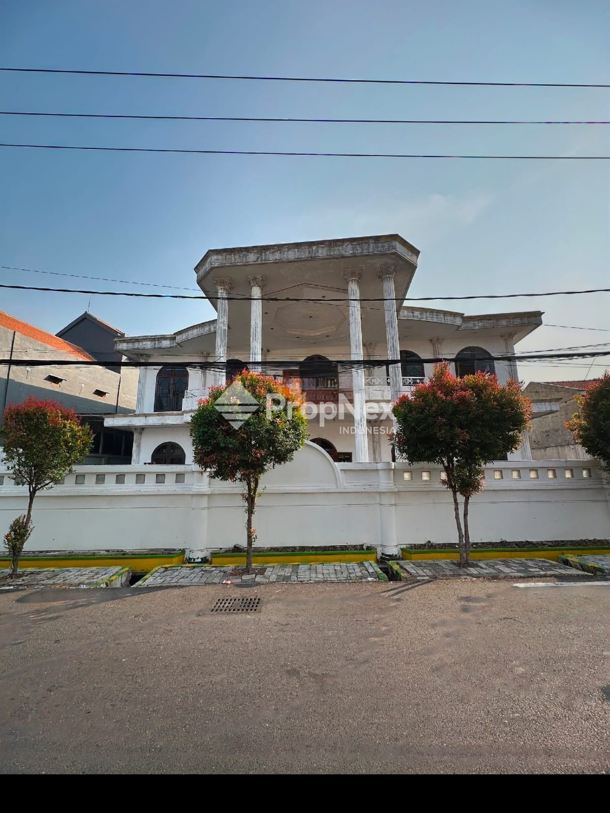 Rumah 2 Lantai Bagus SHM di Mojoklanggru Siap Huni