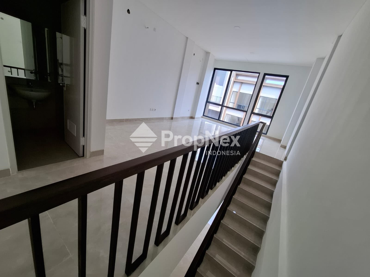 Jual Ruko 3 Lantai Strategis di West Village BSD City Tangerang Selatan — foto 5