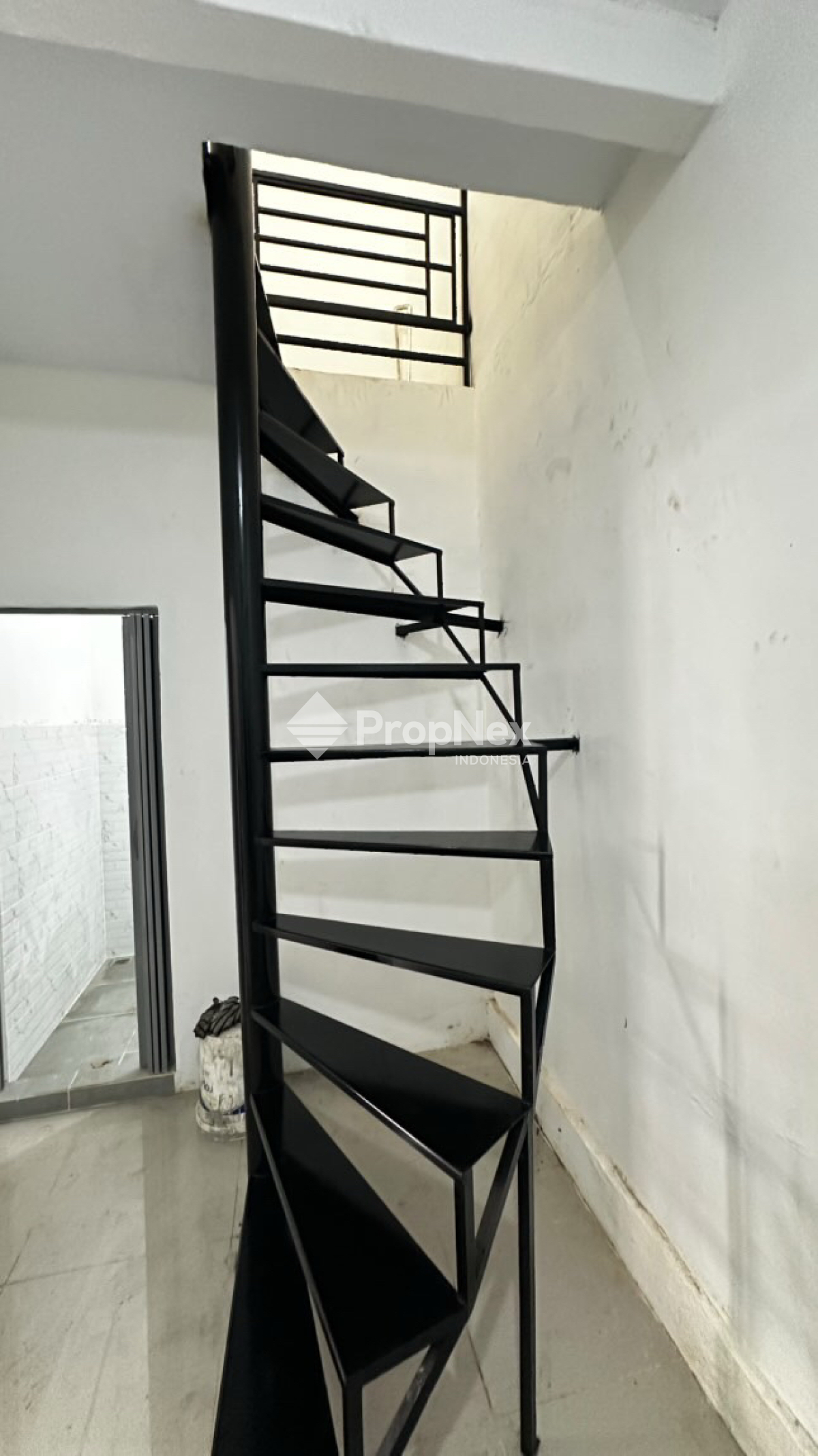 DIJUAL MURAH RUMAH PULOMAS SUDAH RENOVASI — foto 3