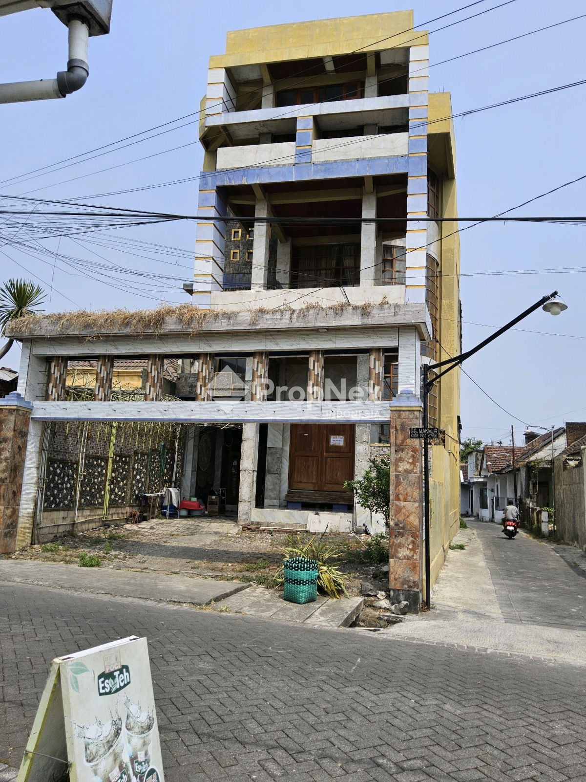 Rumah Etnik Kayu Petungasri Pandaan