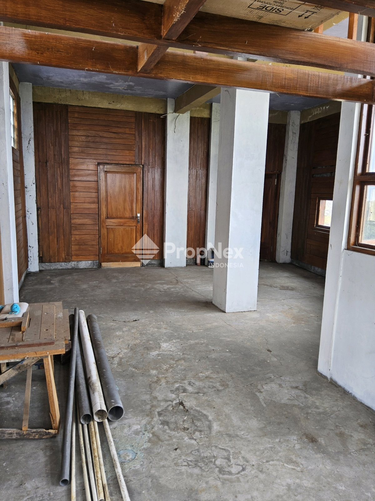 Rumah Etnik Kayu Petungasri Pandaan — foto 4