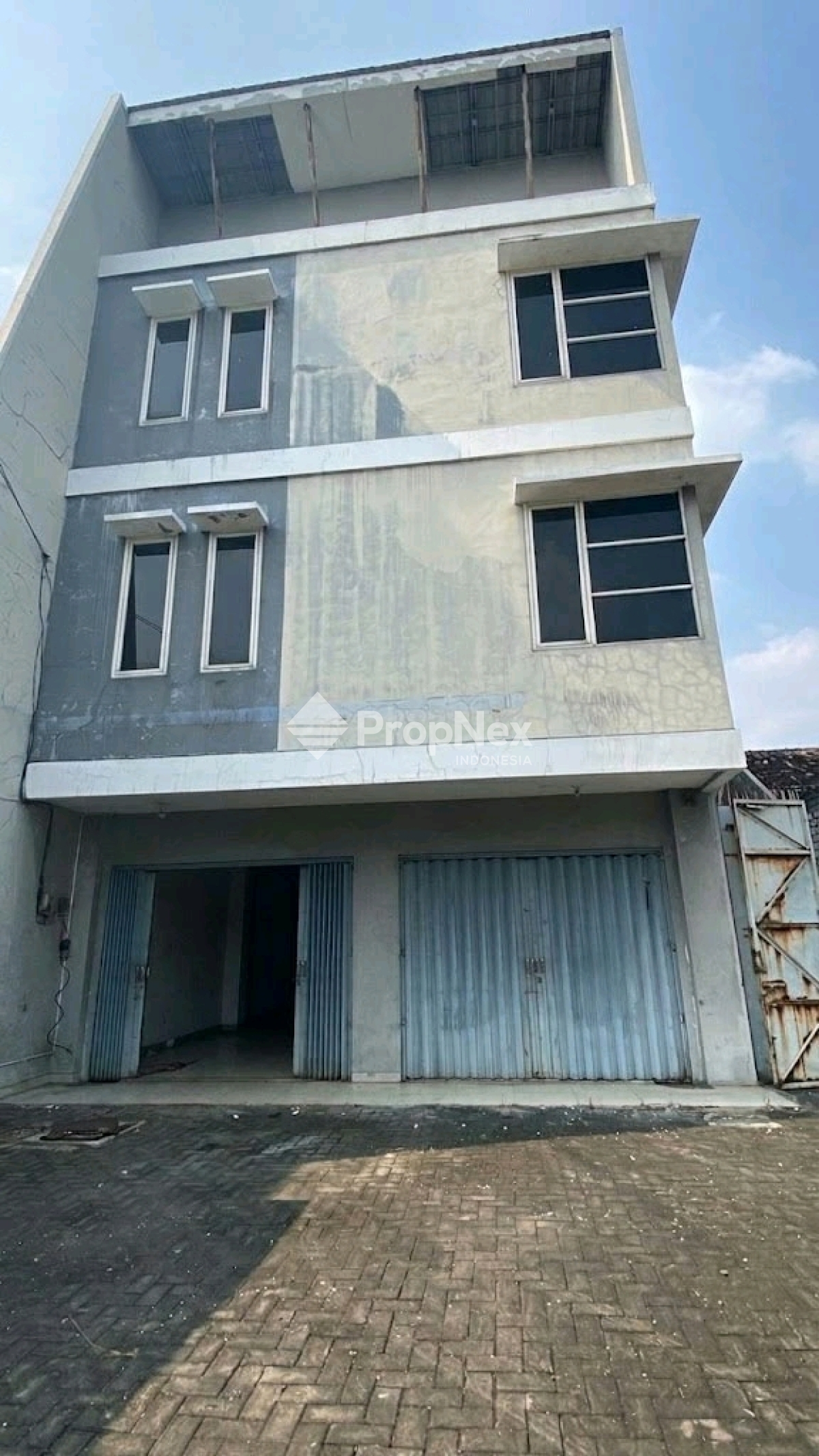 Dijual/Disewakan Gedung di Menganti