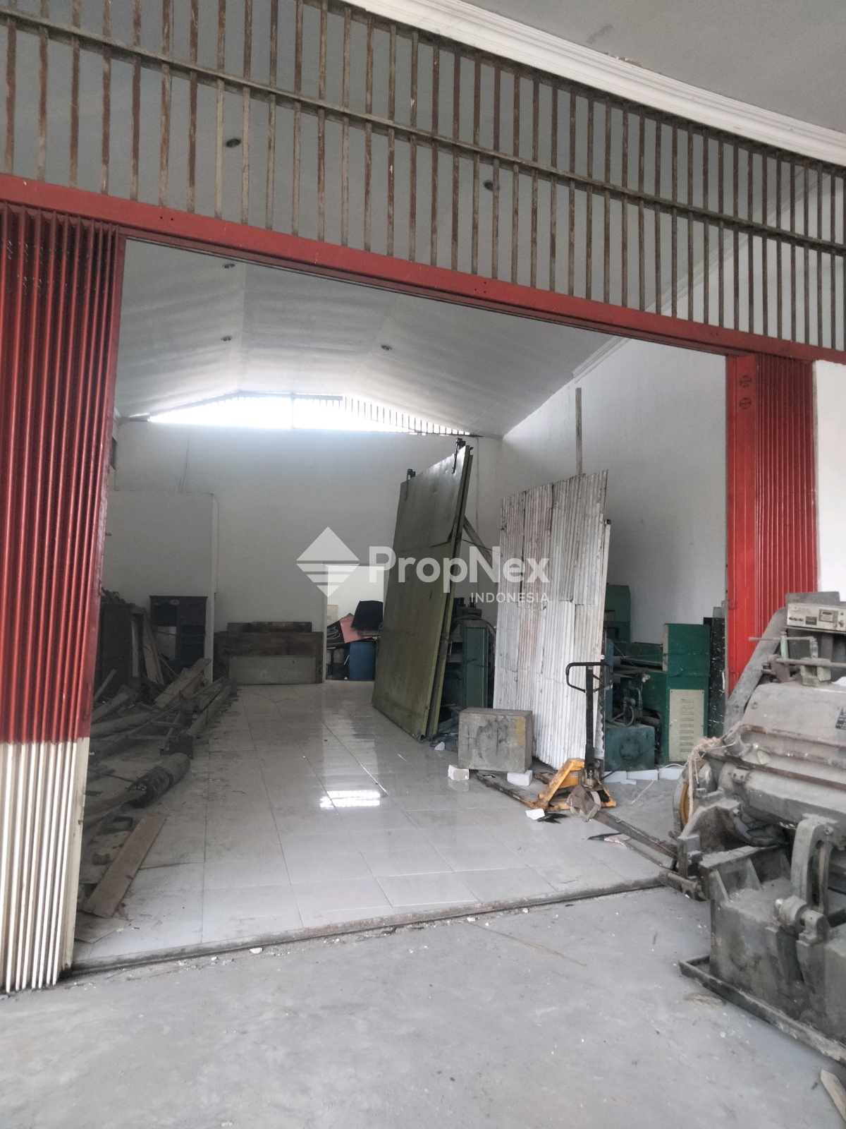 Gudang Siap Pakai Brigjen Katamso Waru Sidoarjo — foto 2
