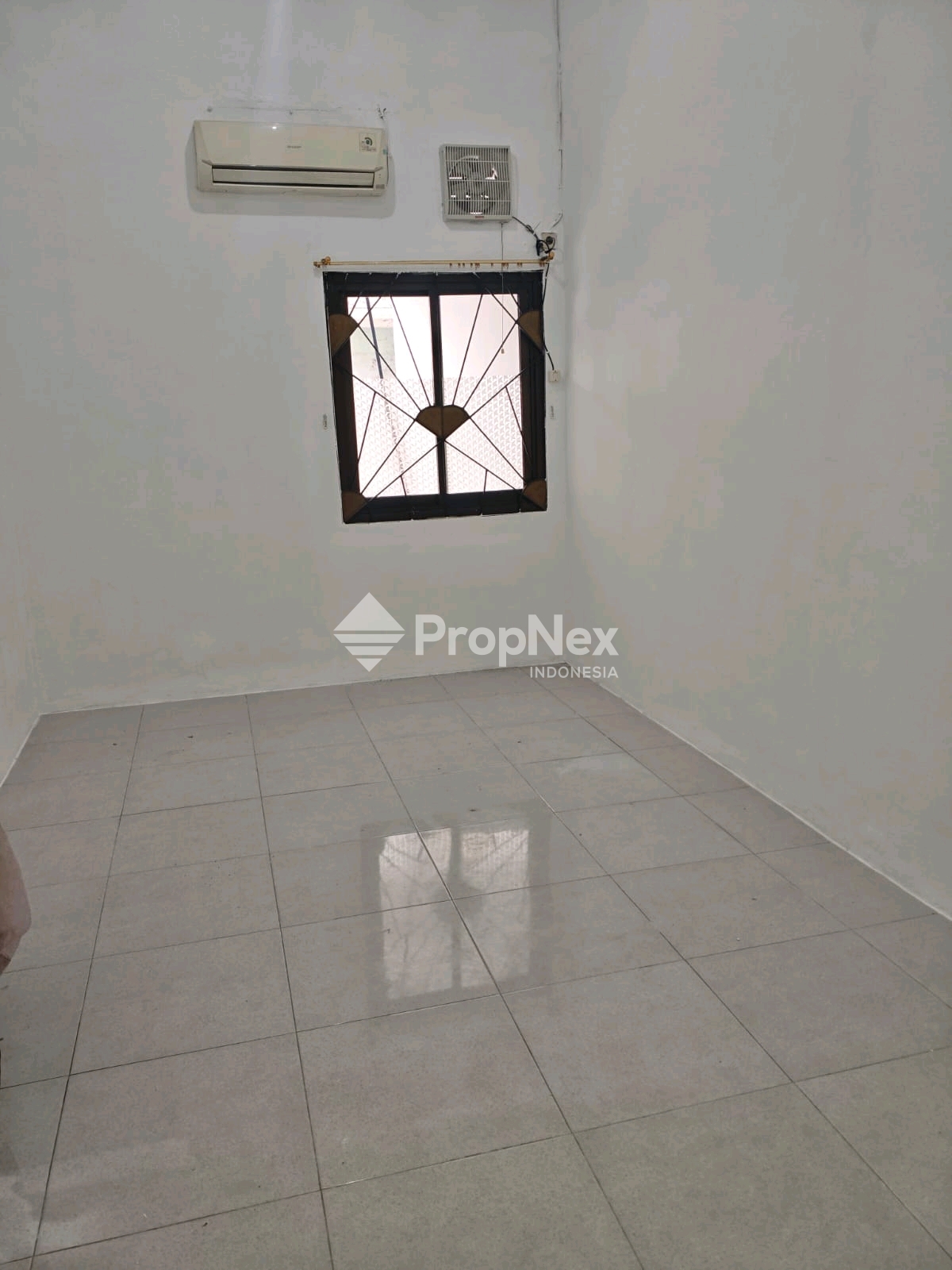 DISEWAKAN SIAP HUNI RUMAH PARK ROYAL REGENCY SIDOARJO BUDURAN — foto 7