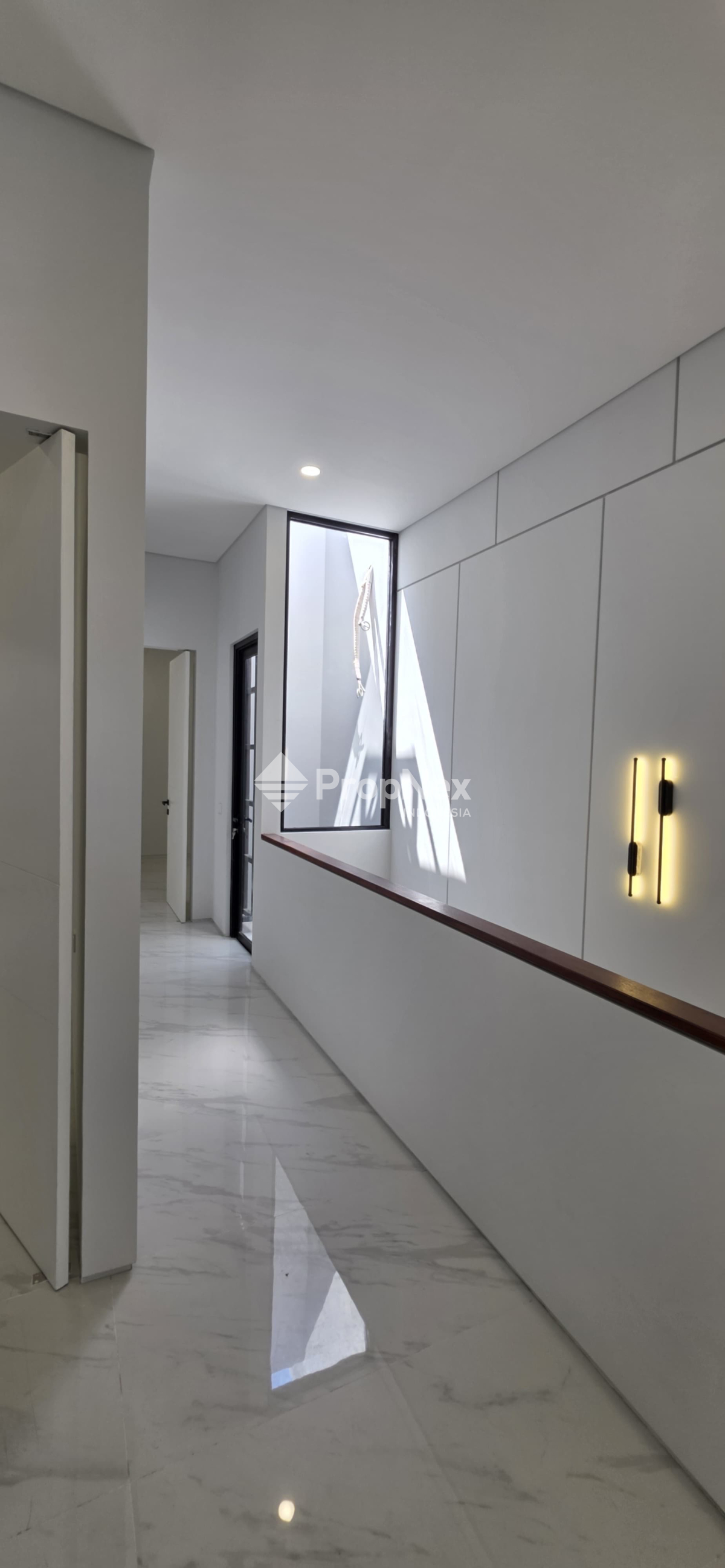 DIJUAL RUMAH SUTOREJO PRIMA BARU GRESS MINIMALIS 2LT 4KT KENJERAN PAKUWON CITY — foto 2