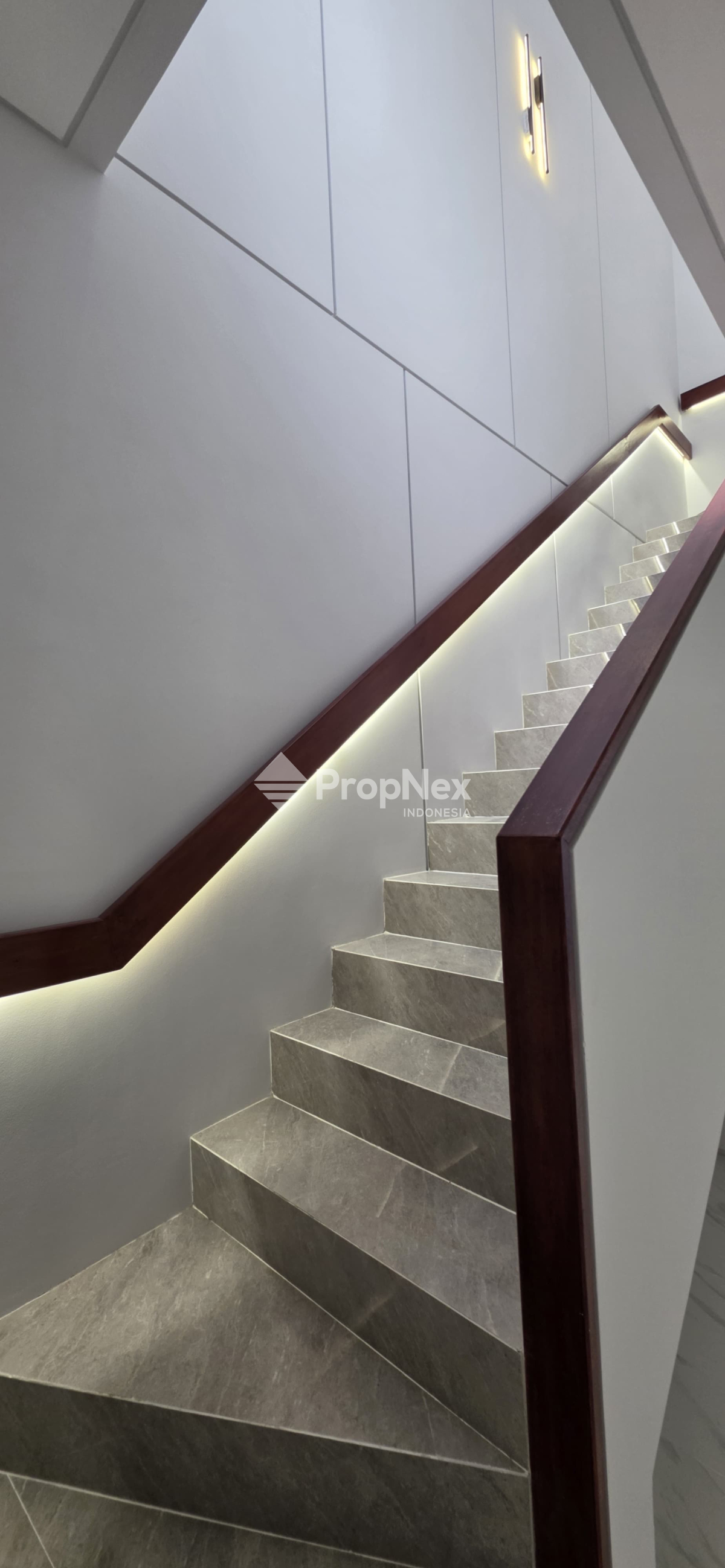 DIJUAL RUMAH SUTOREJO PRIMA BARU GRESS MINIMALIS 2LT 4KT KENJERAN PAKUWON CITY — foto 3