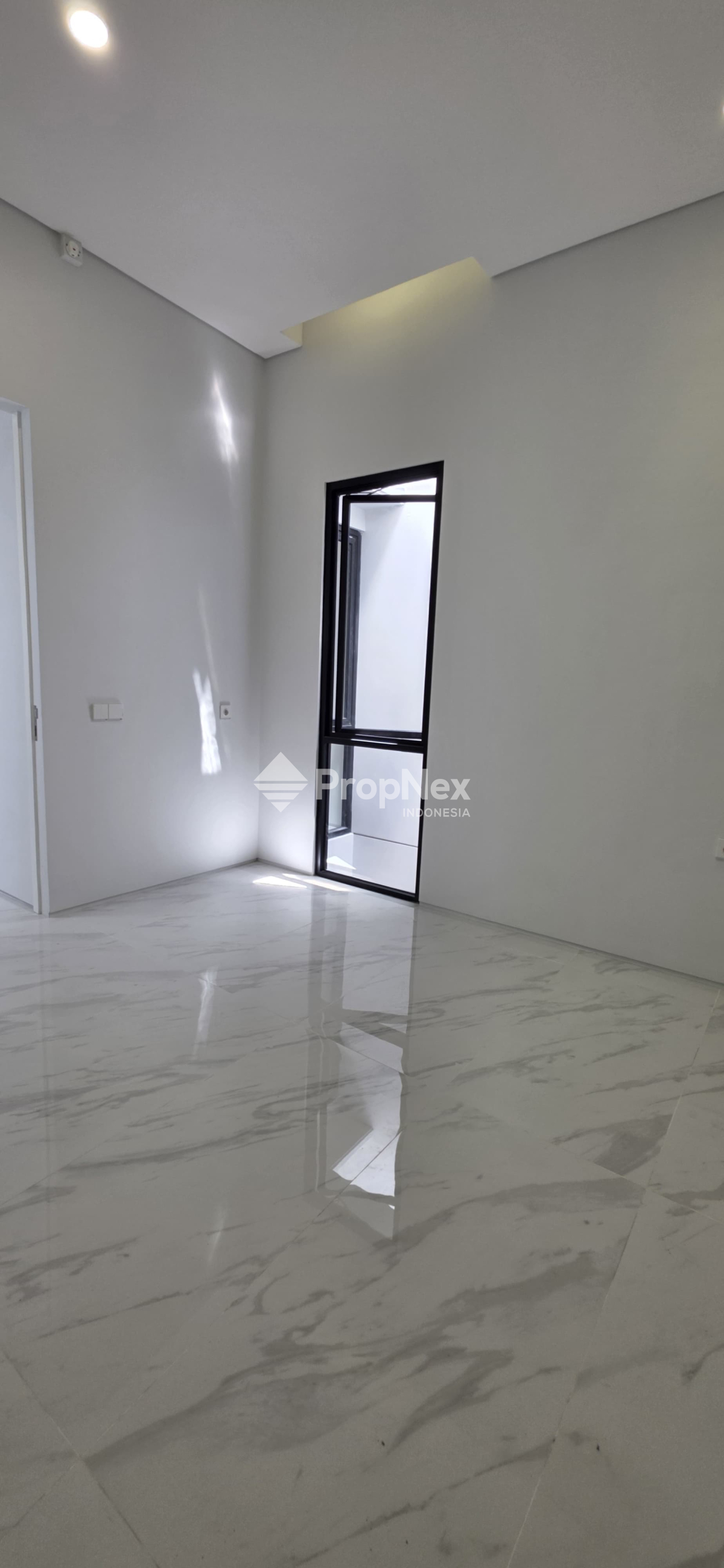 DIJUAL RUMAH SUTOREJO PRIMA BARU GRESS MINIMALIS 2LT 4KT KENJERAN PAKUWON CITY — foto 8